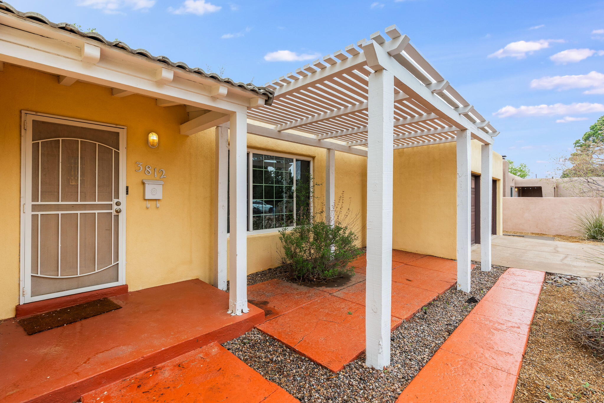 3812 Calle Del Monte NE