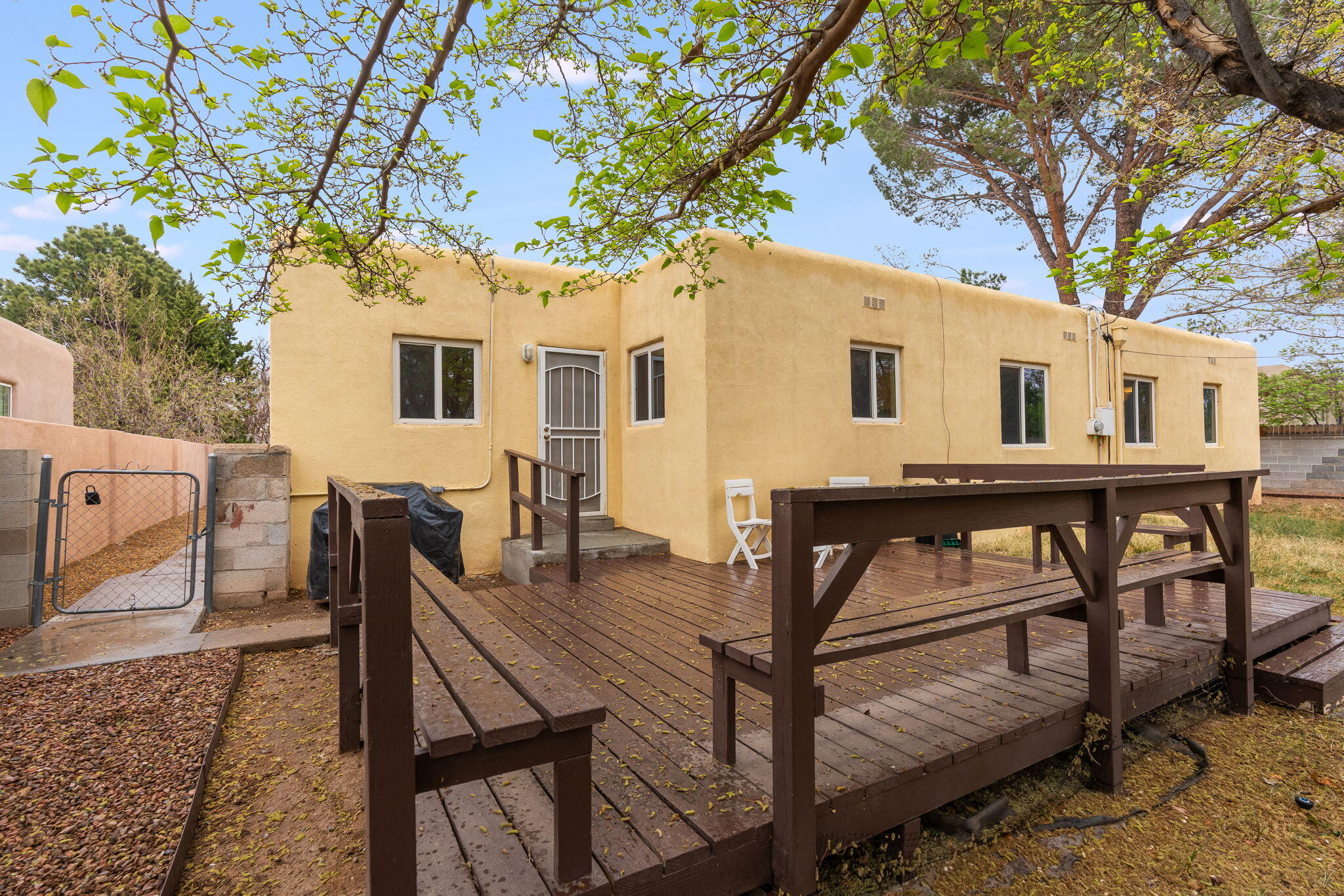 3812 Calle Del Monte NE