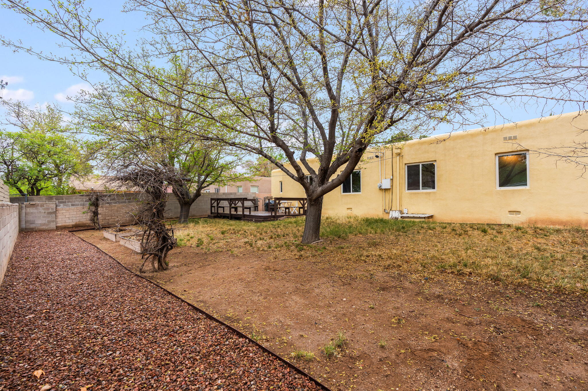 3812 Calle Del Monte NE