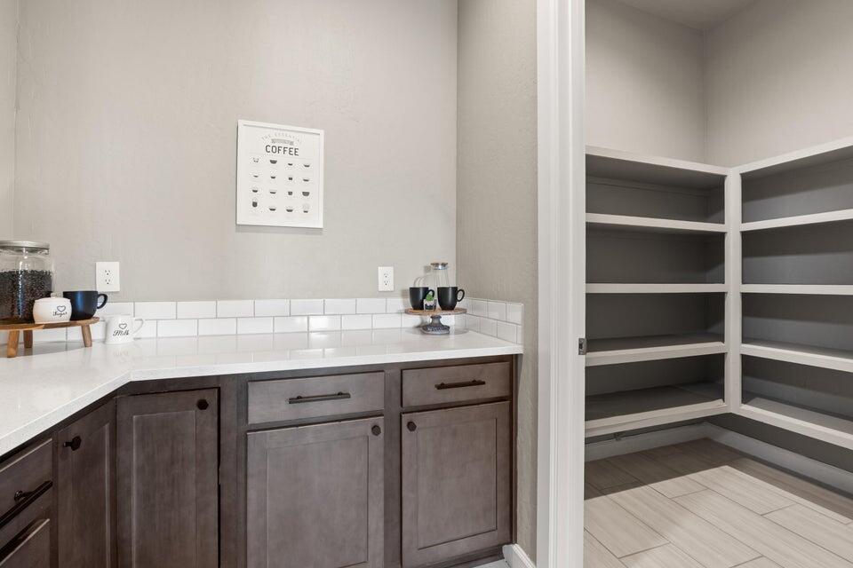 2422 Lynn Road SE