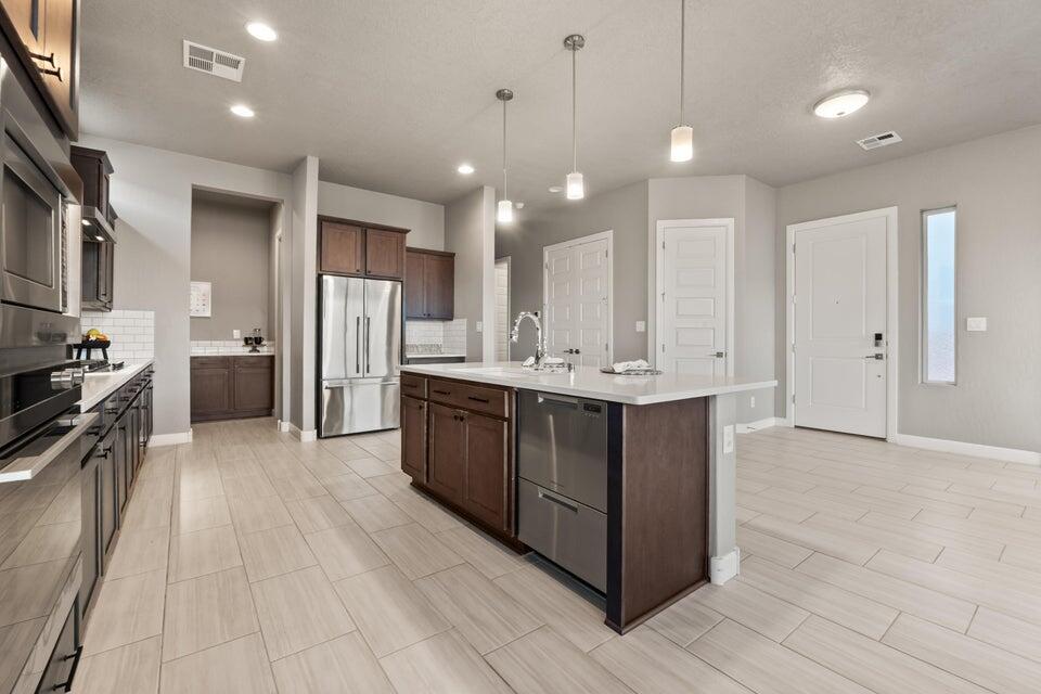2422 Lynn Road SE