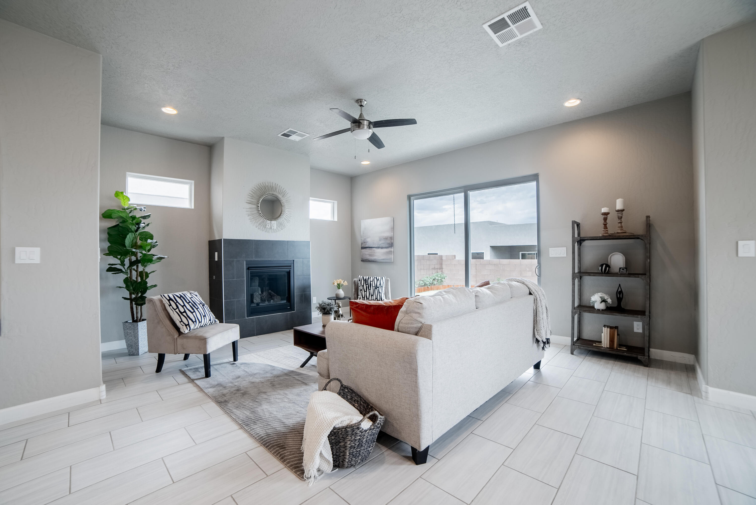 2422 Lynn Road SE