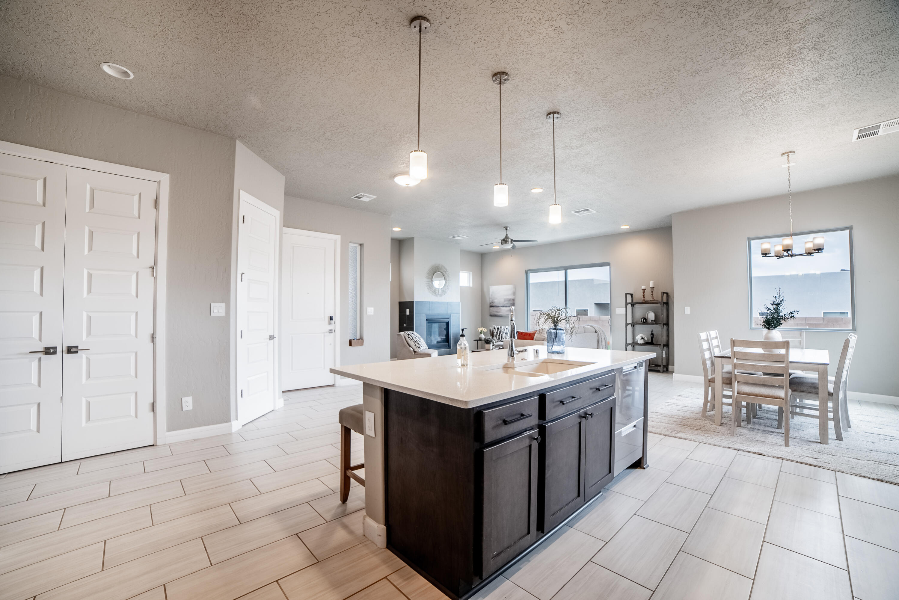 2422 Lynn Road SE