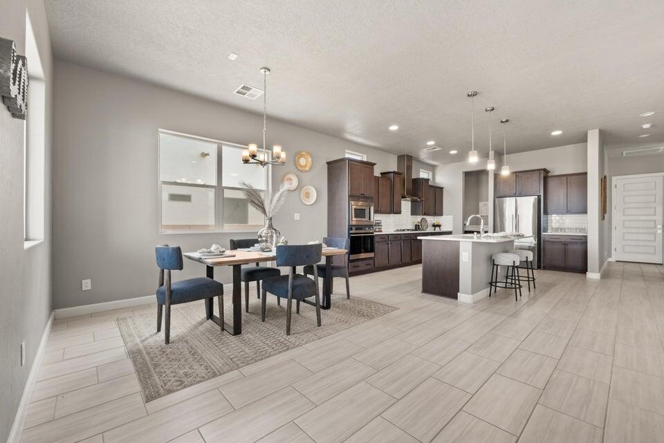 2422 Lynn Road SE