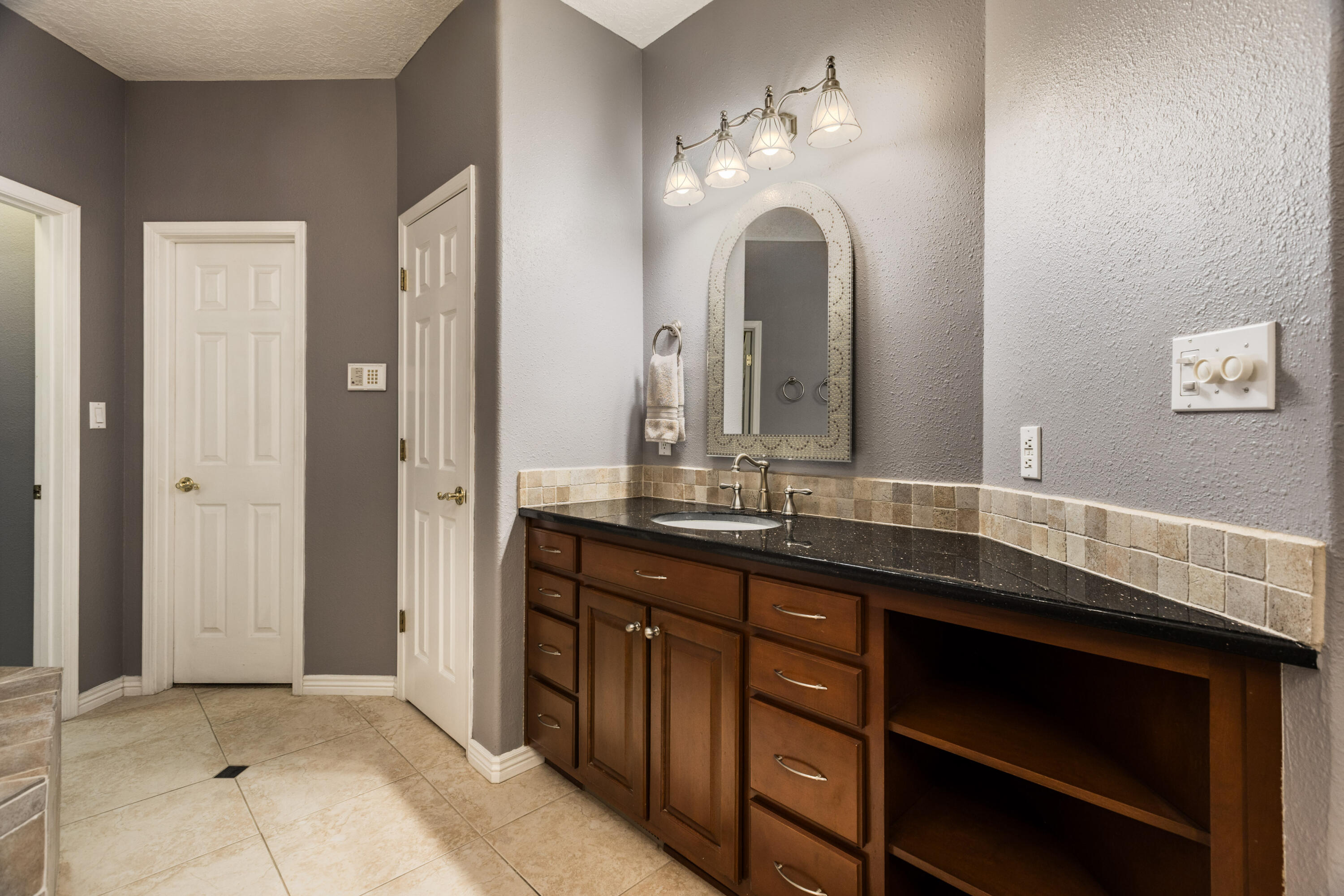 6605 Wentworth Court NE