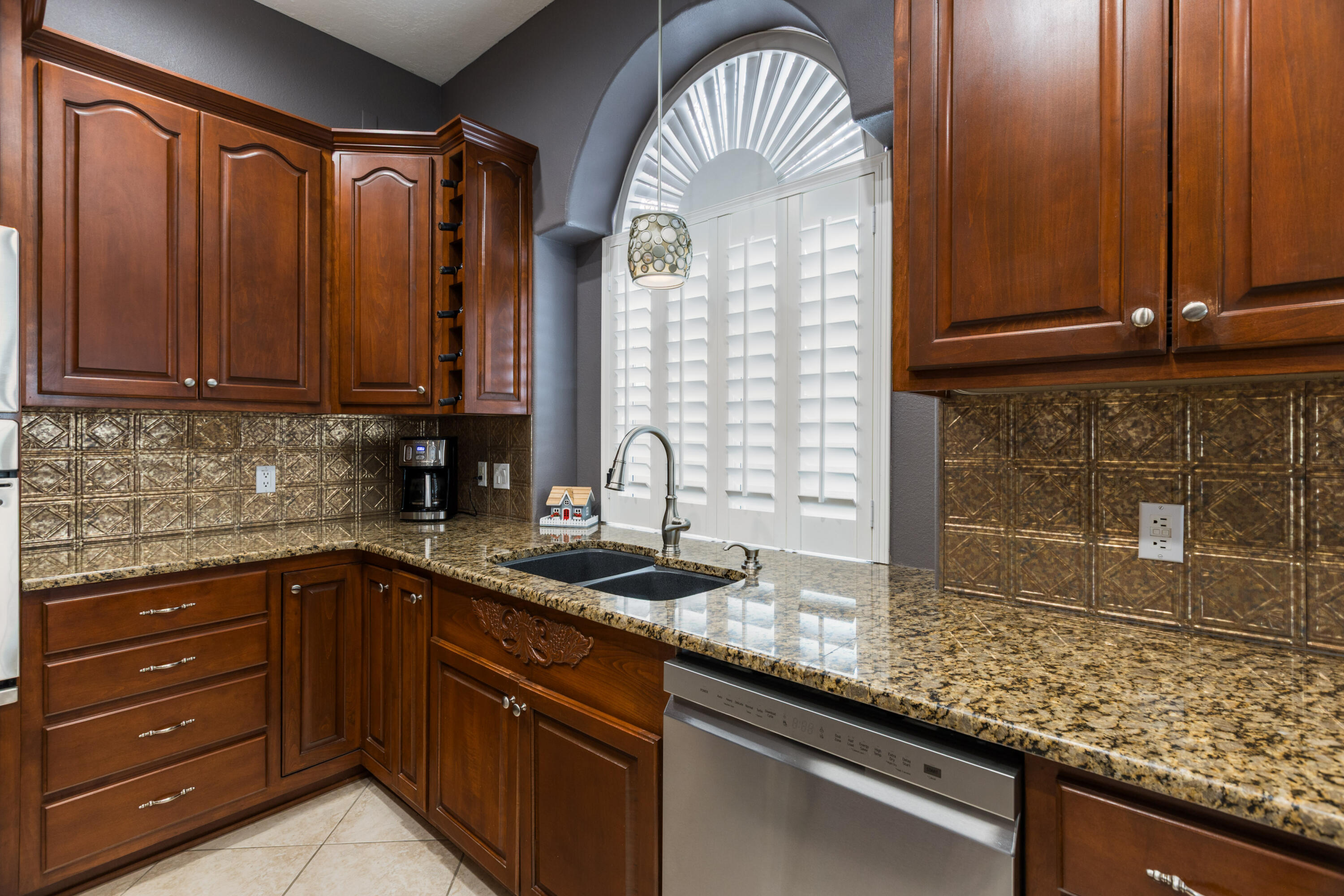 6605 Wentworth Court NE