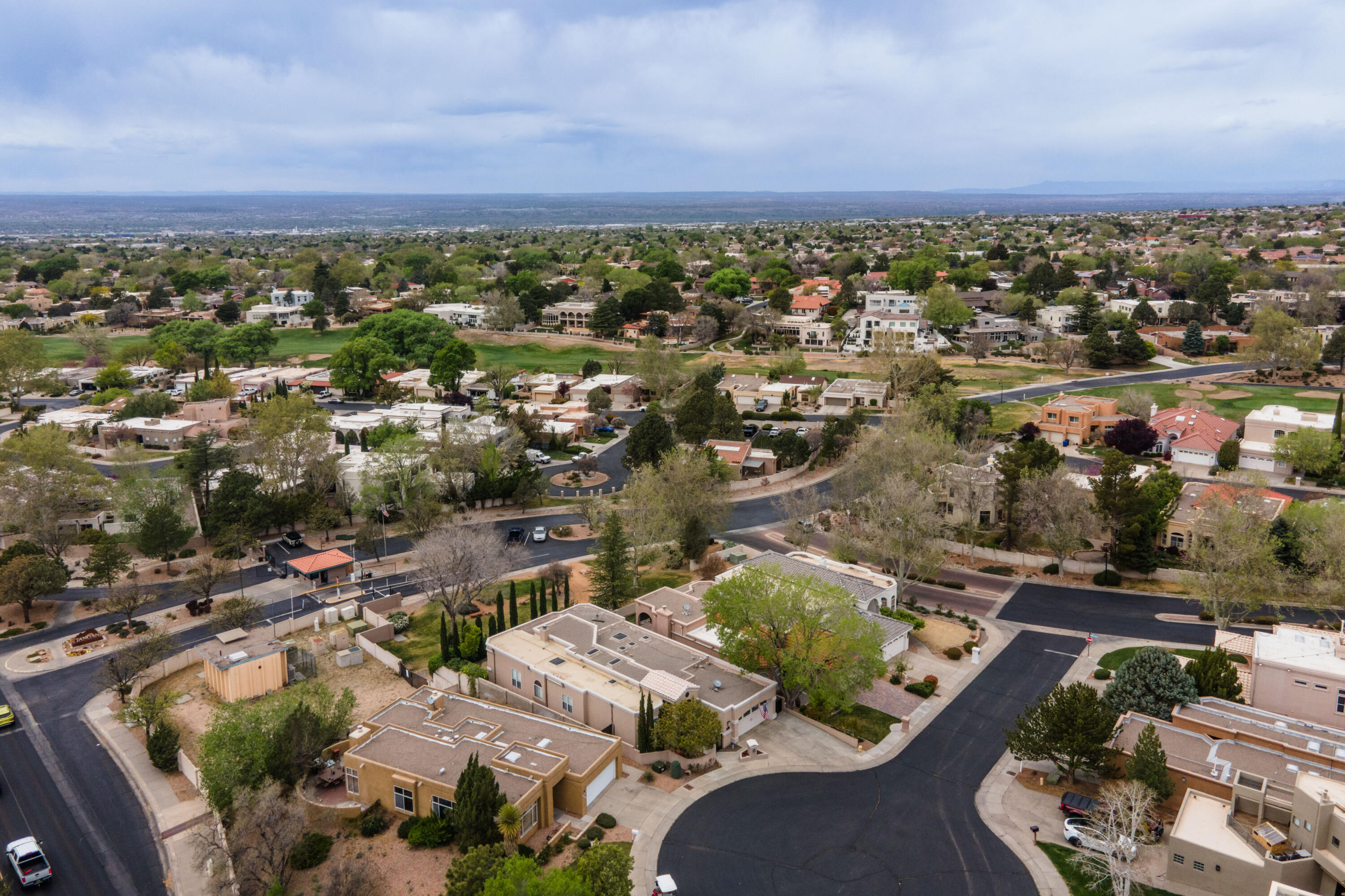 6605 Wentworth Court NE