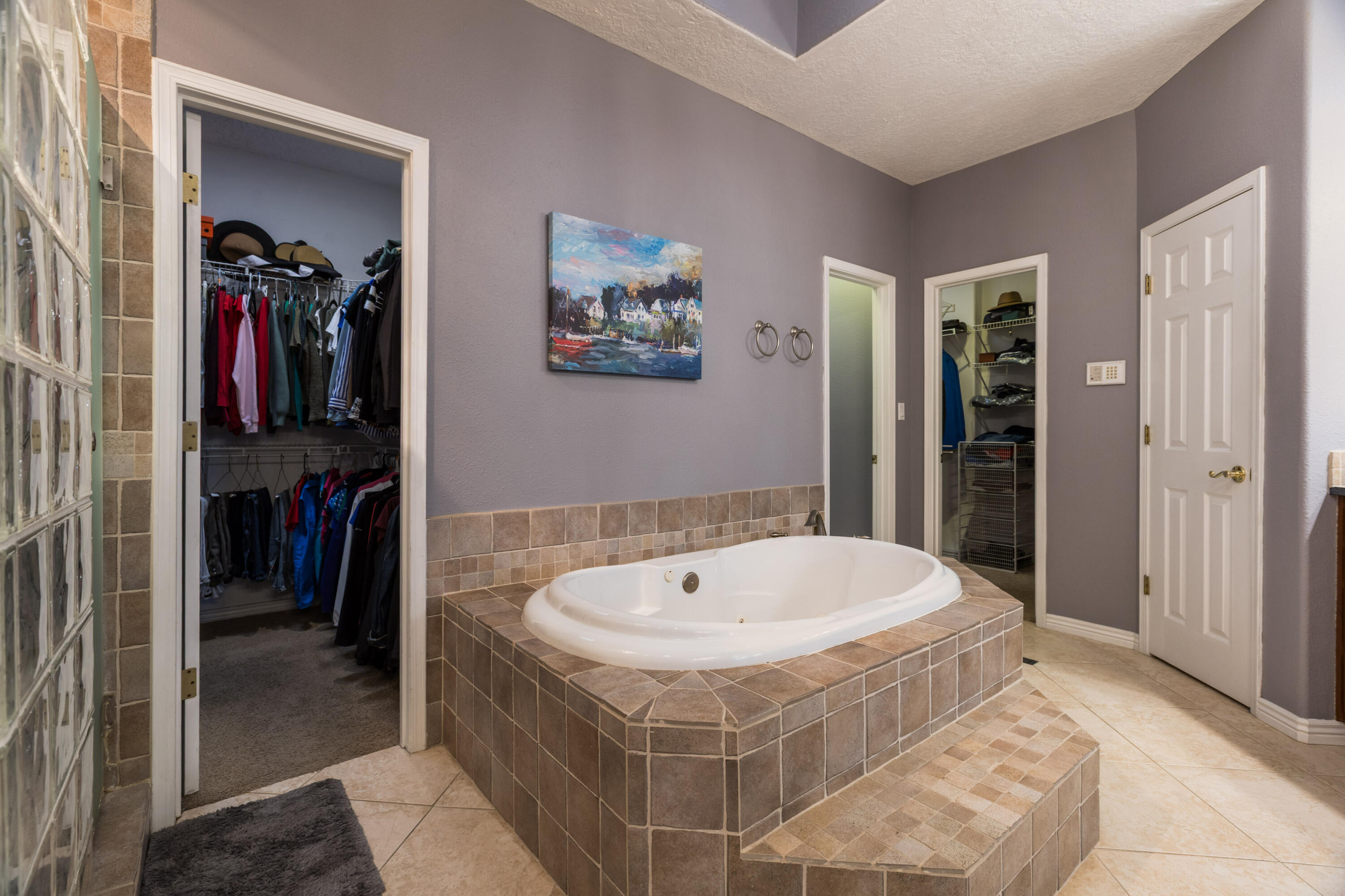 6605 Wentworth Court NE