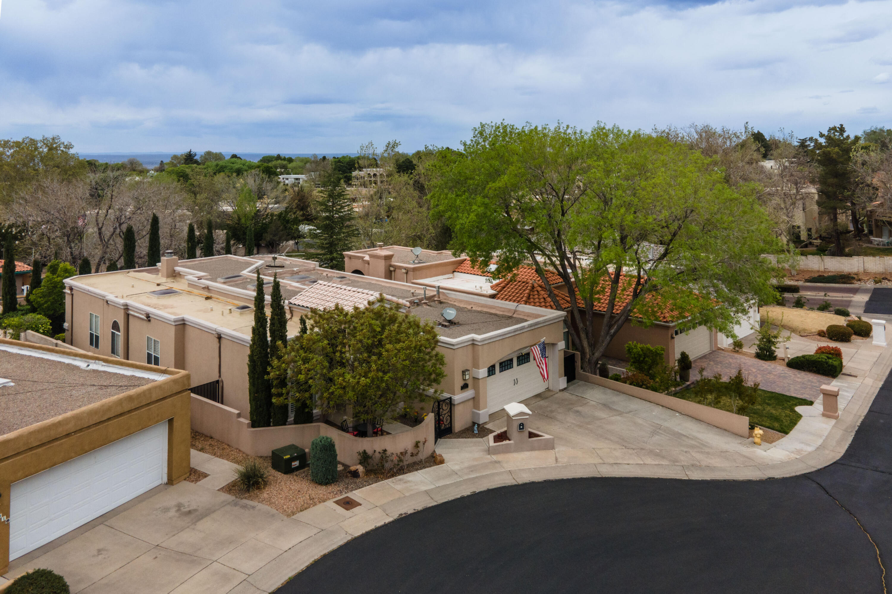 6605 Wentworth Court NE