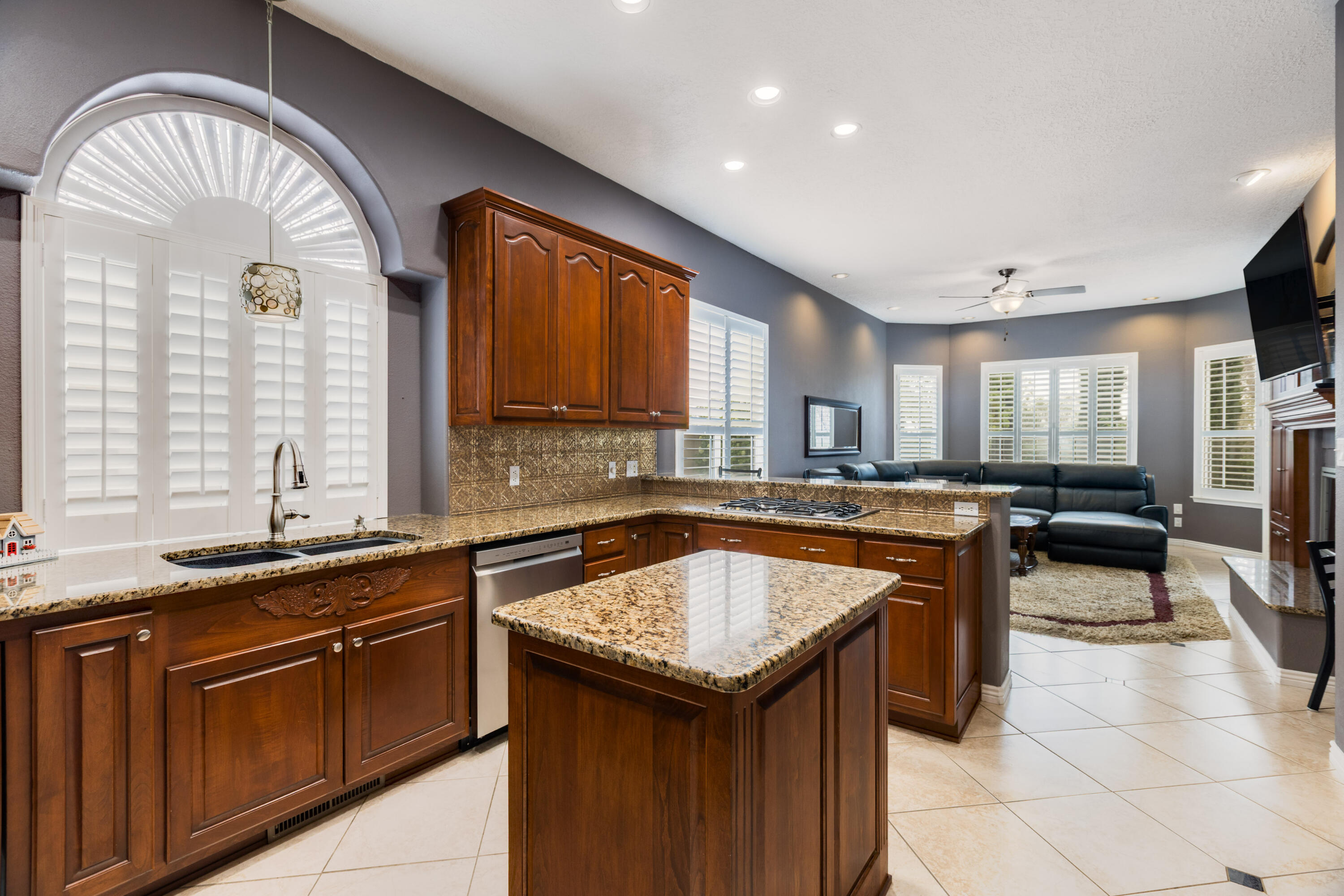 6605 Wentworth Court NE