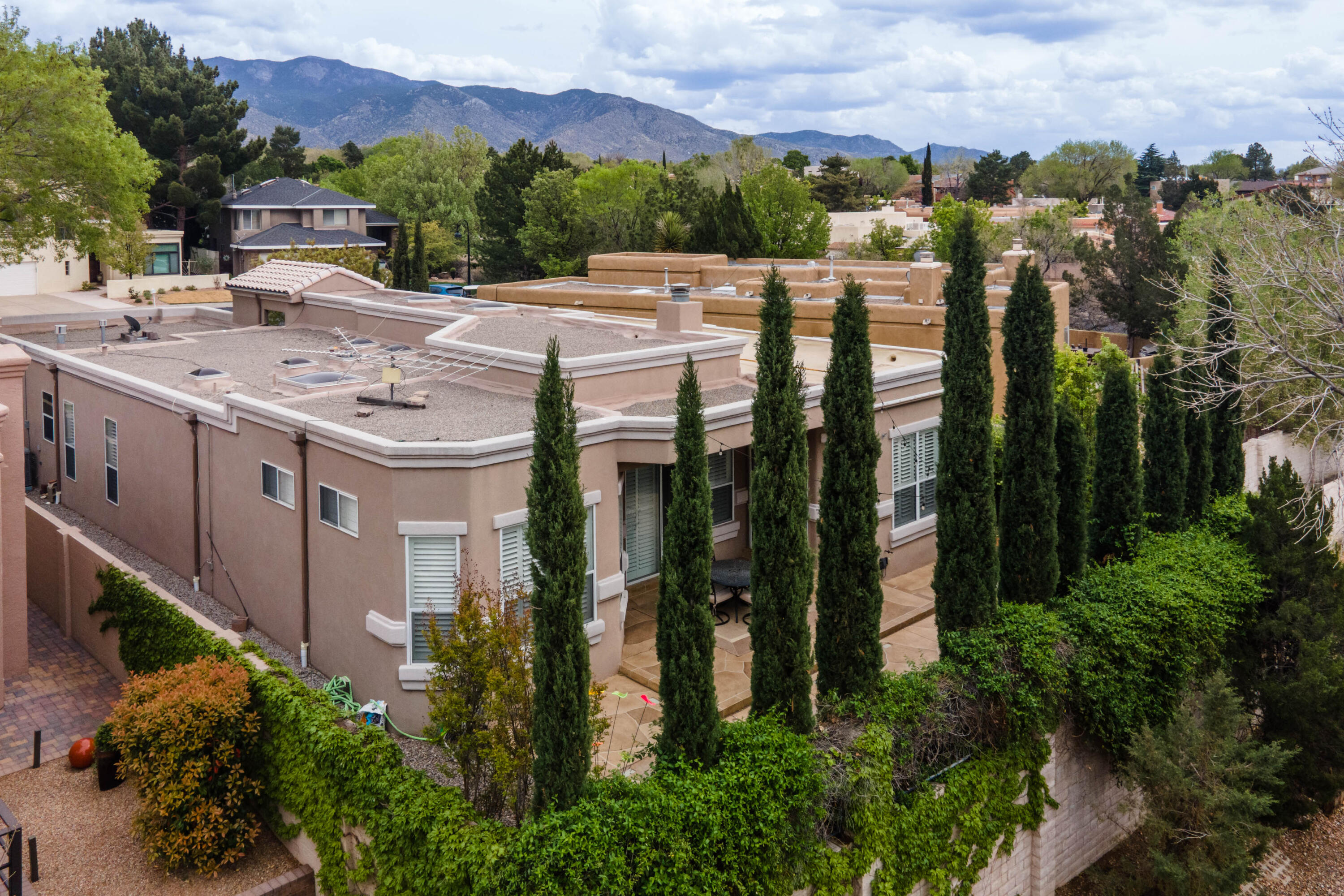 6605 Wentworth Court NE