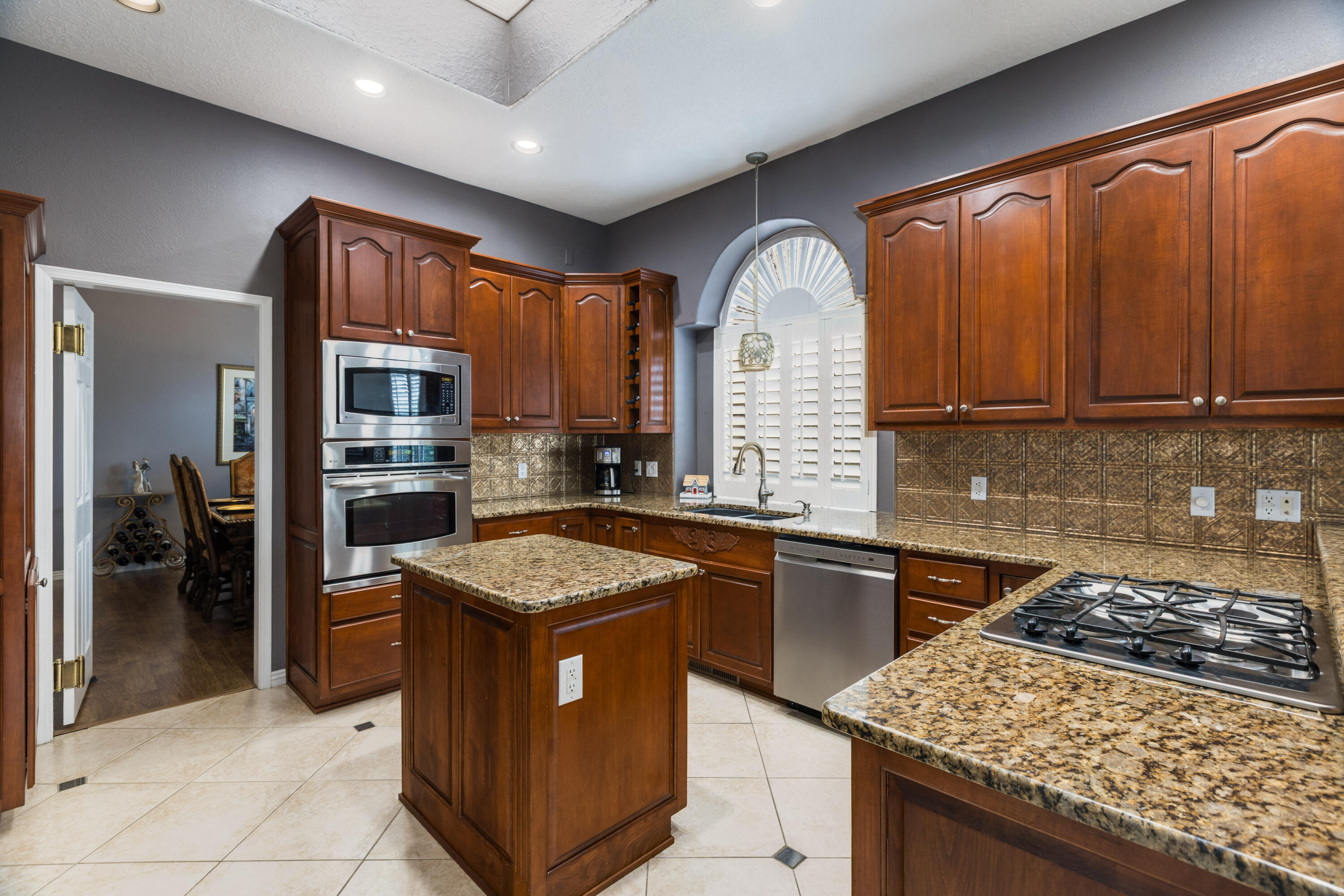 6605 Wentworth Court NE