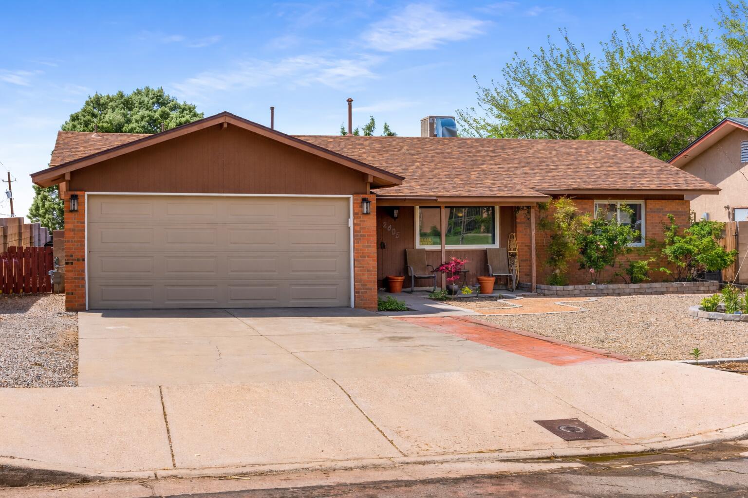 2405 Hiawatha Drive NE