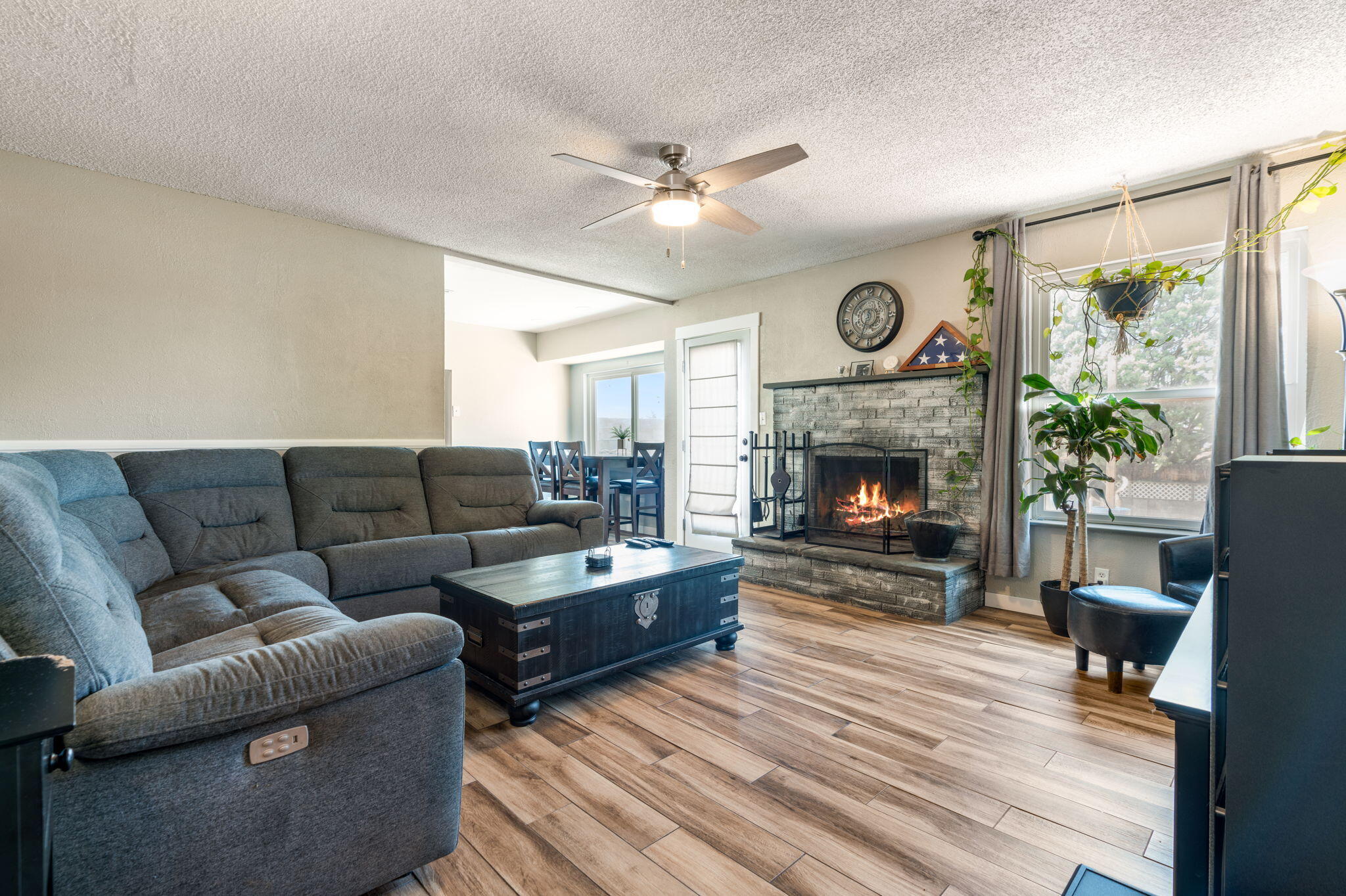 2405 Hiawatha Drive NE