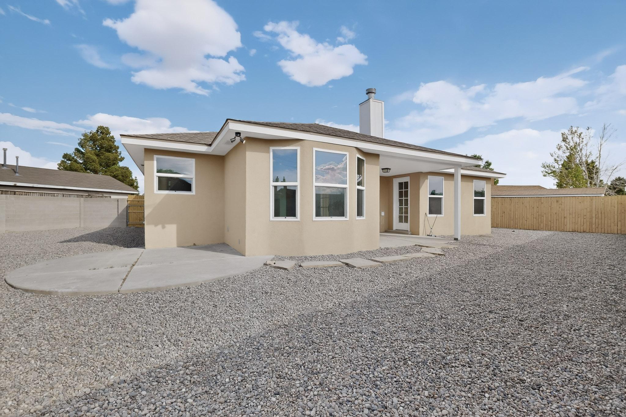 6715 Tierra Luna Court NW