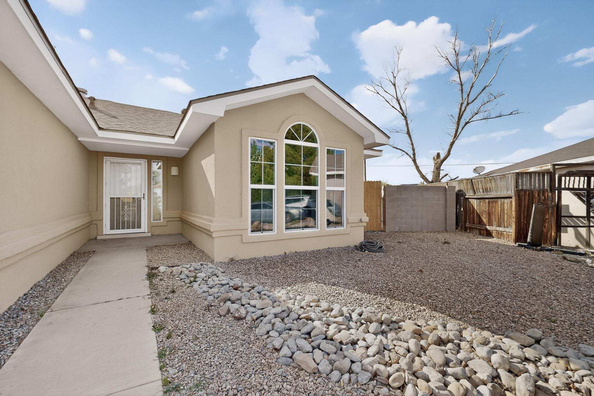 6715 Tierra Luna Court NW