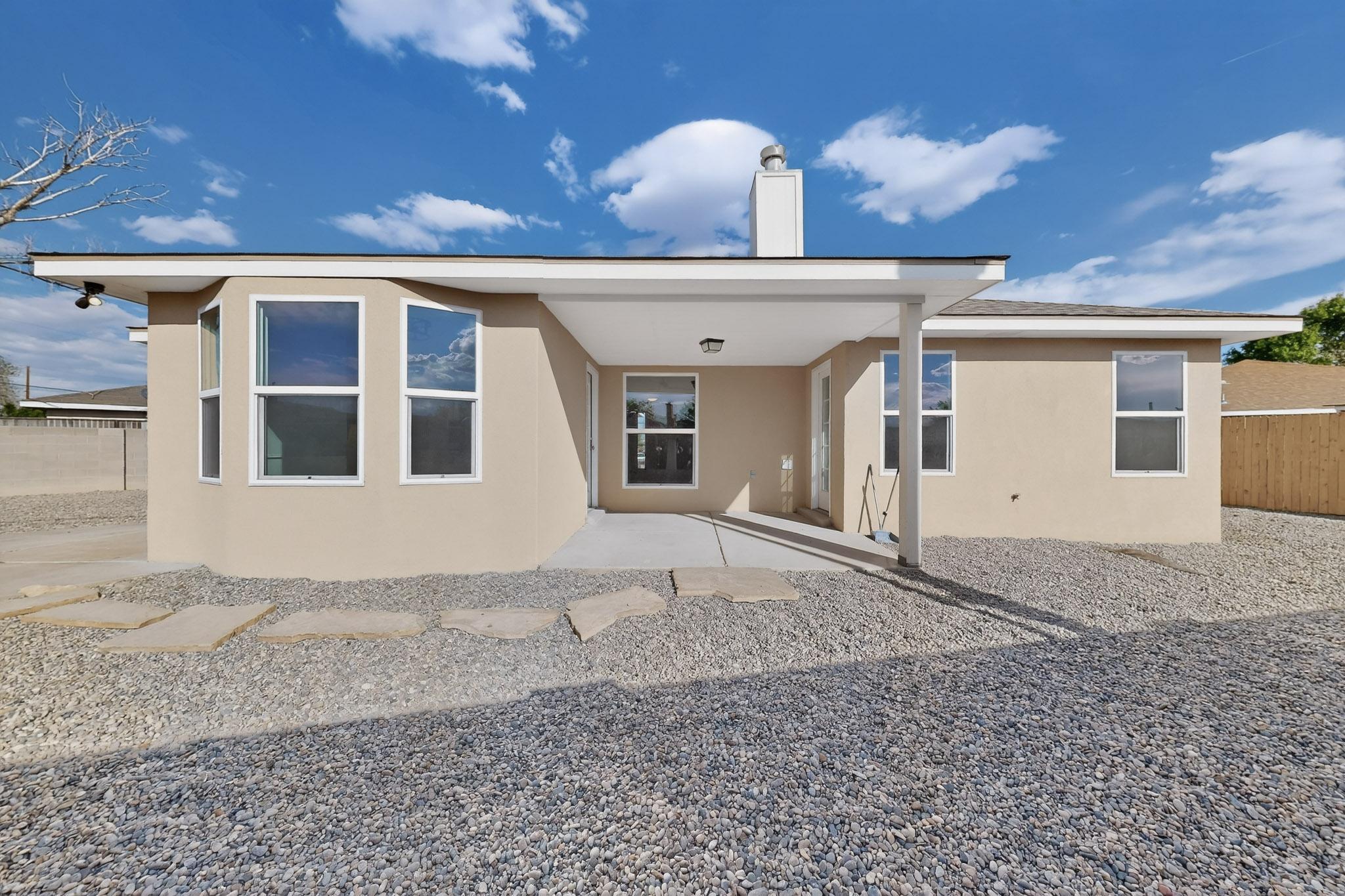 6715 Tierra Luna Court NW