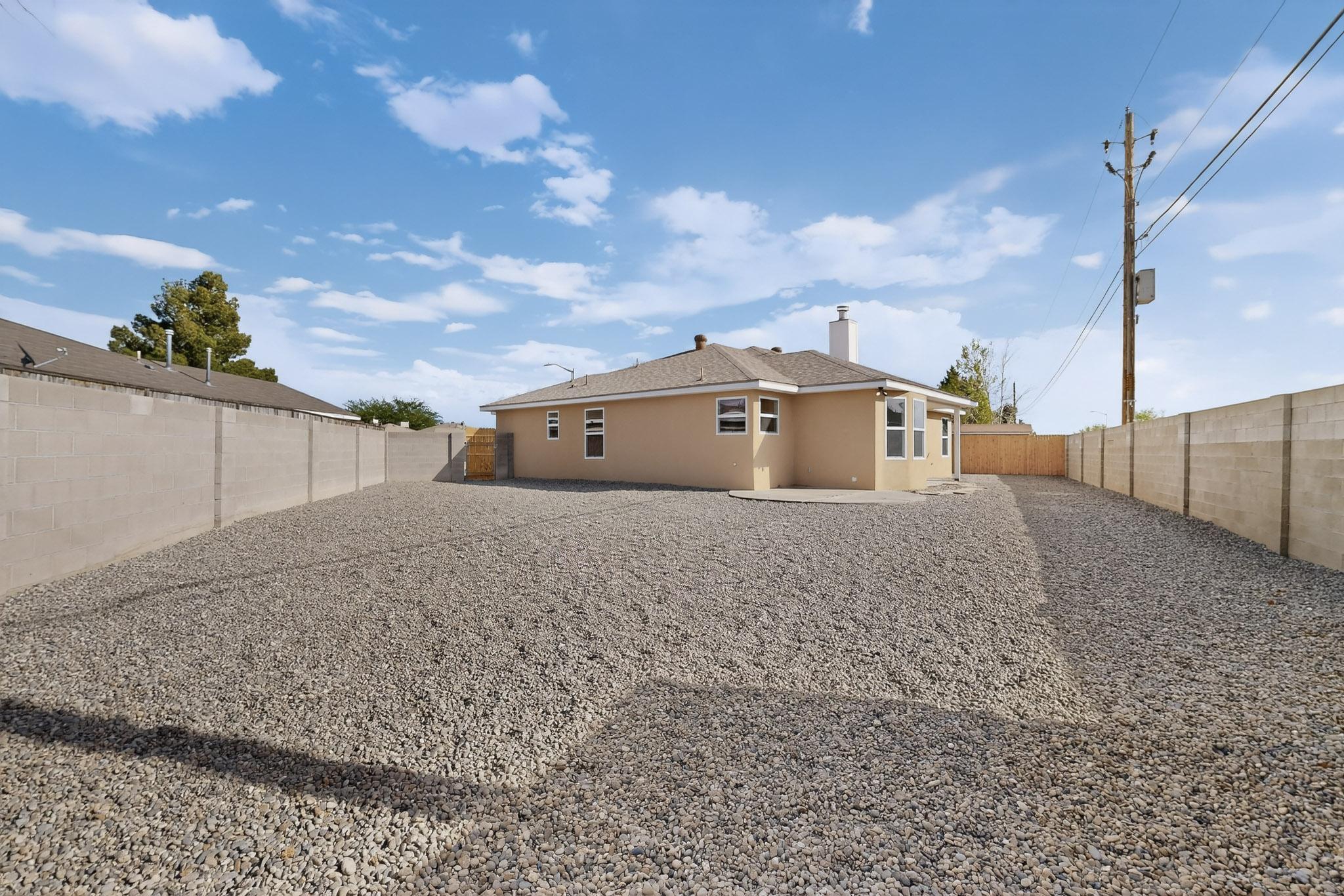 6715 Tierra Luna Court NW