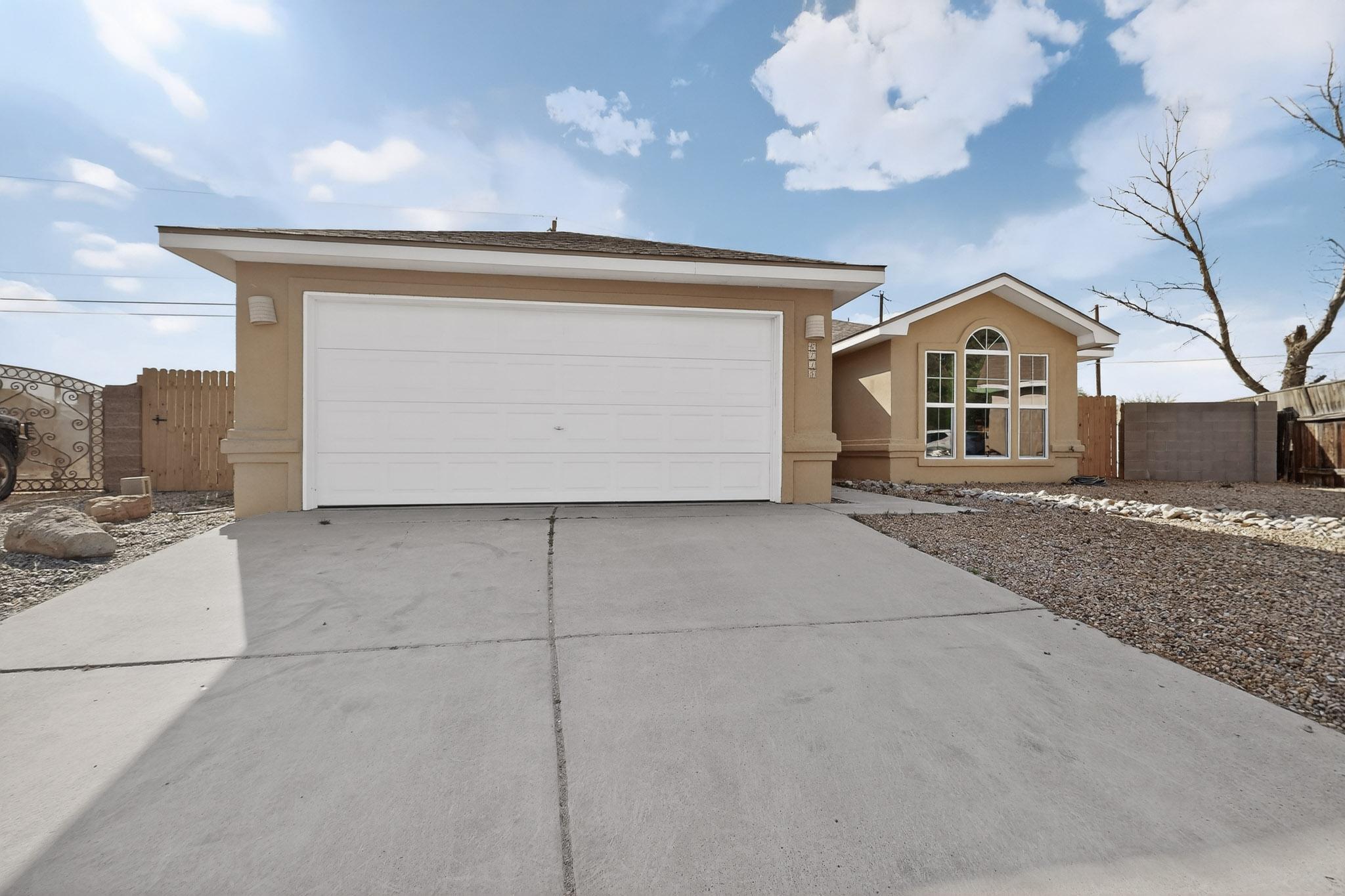 6715 Tierra Luna Court NW