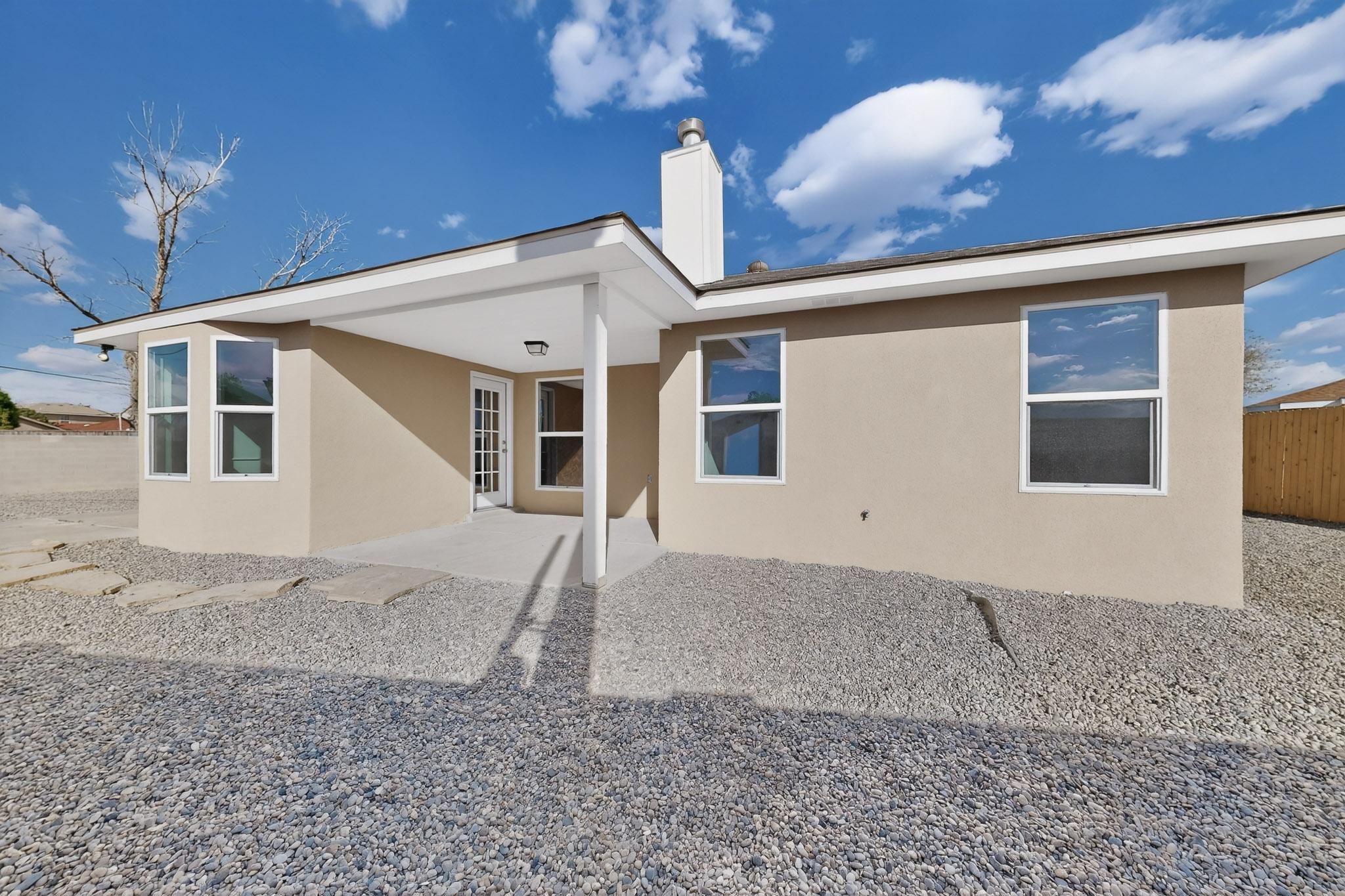 6715 Tierra Luna Court NW