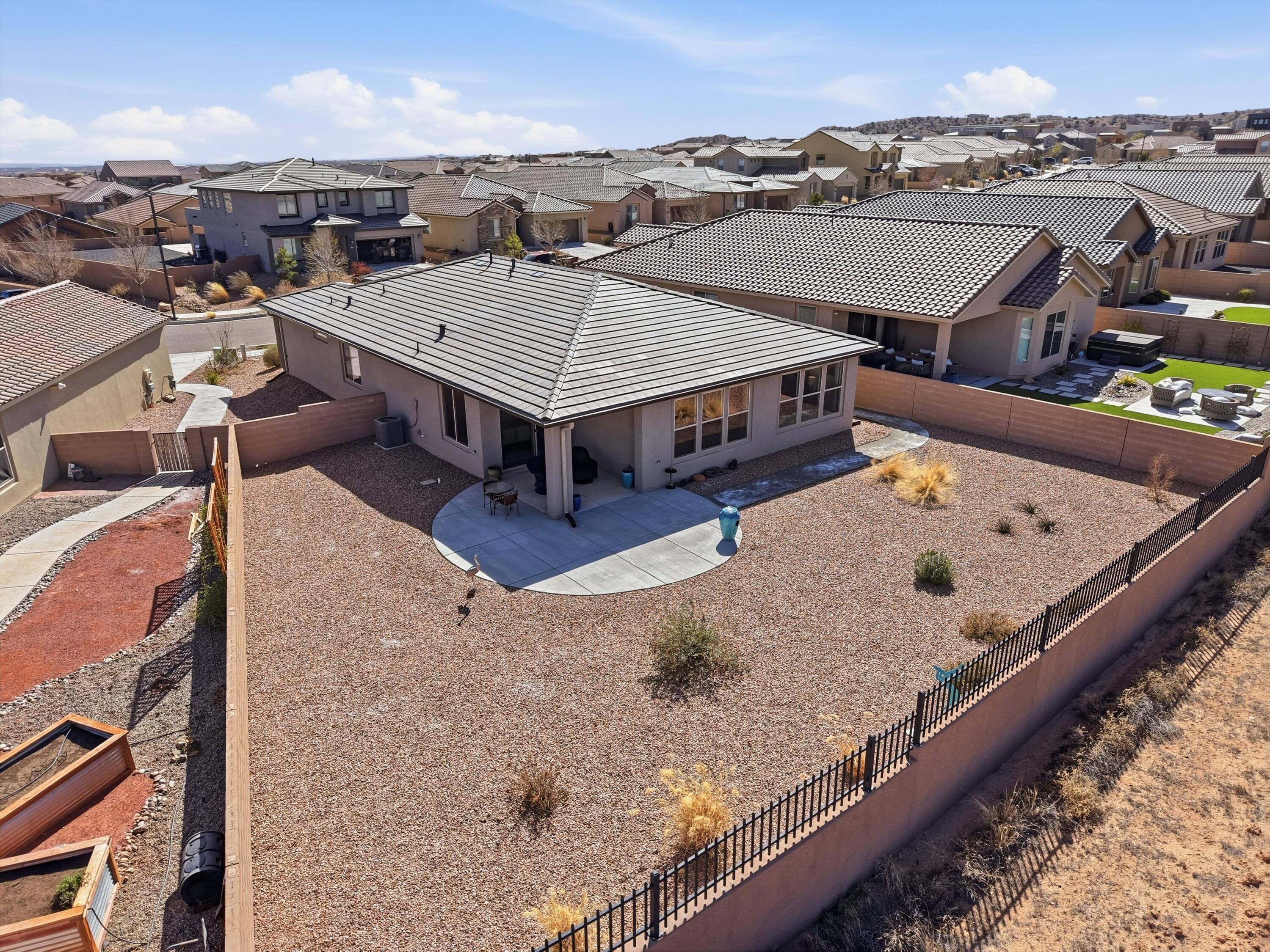 2831 Kings Canyon Loop NE