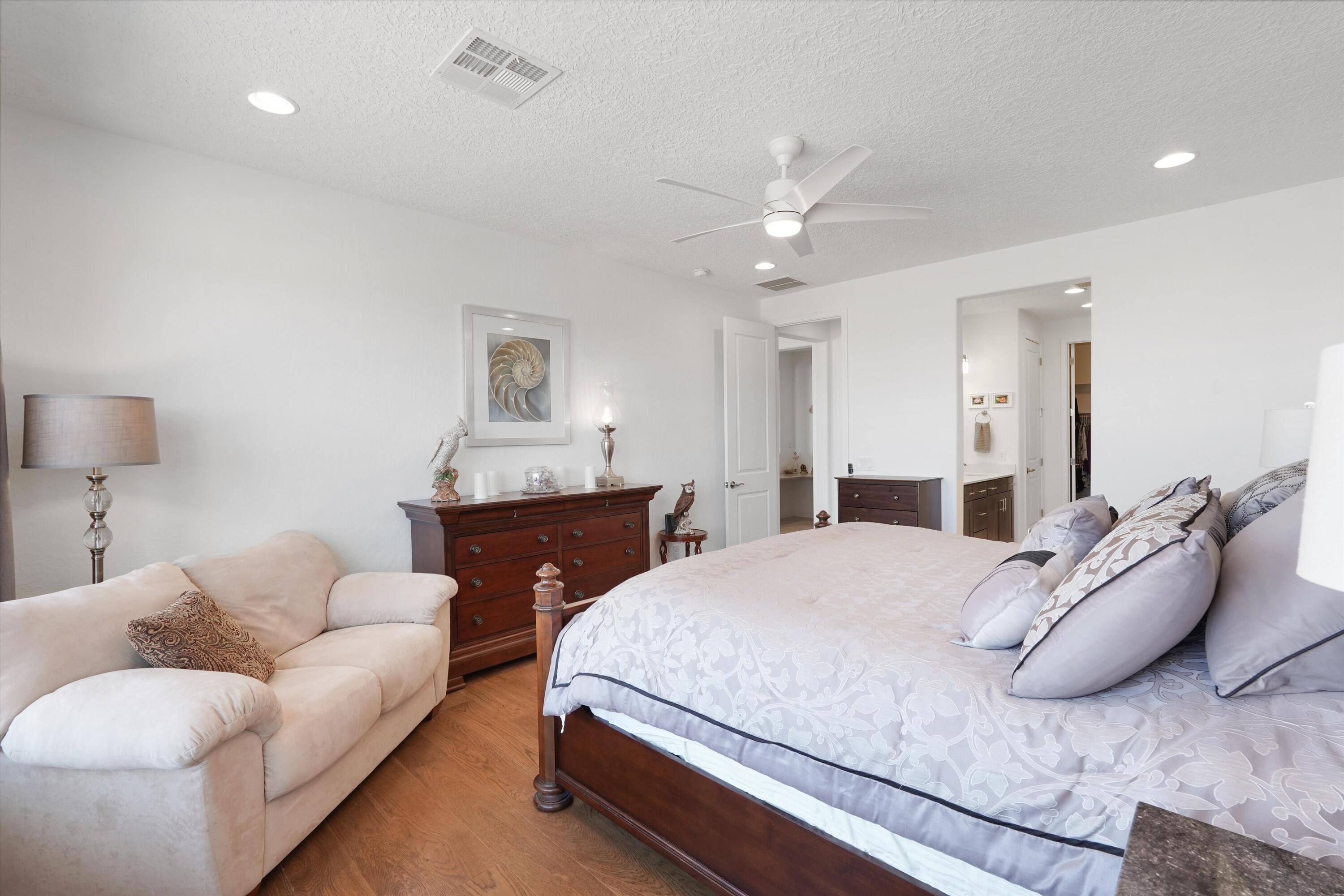 2831 Kings Canyon Loop NE