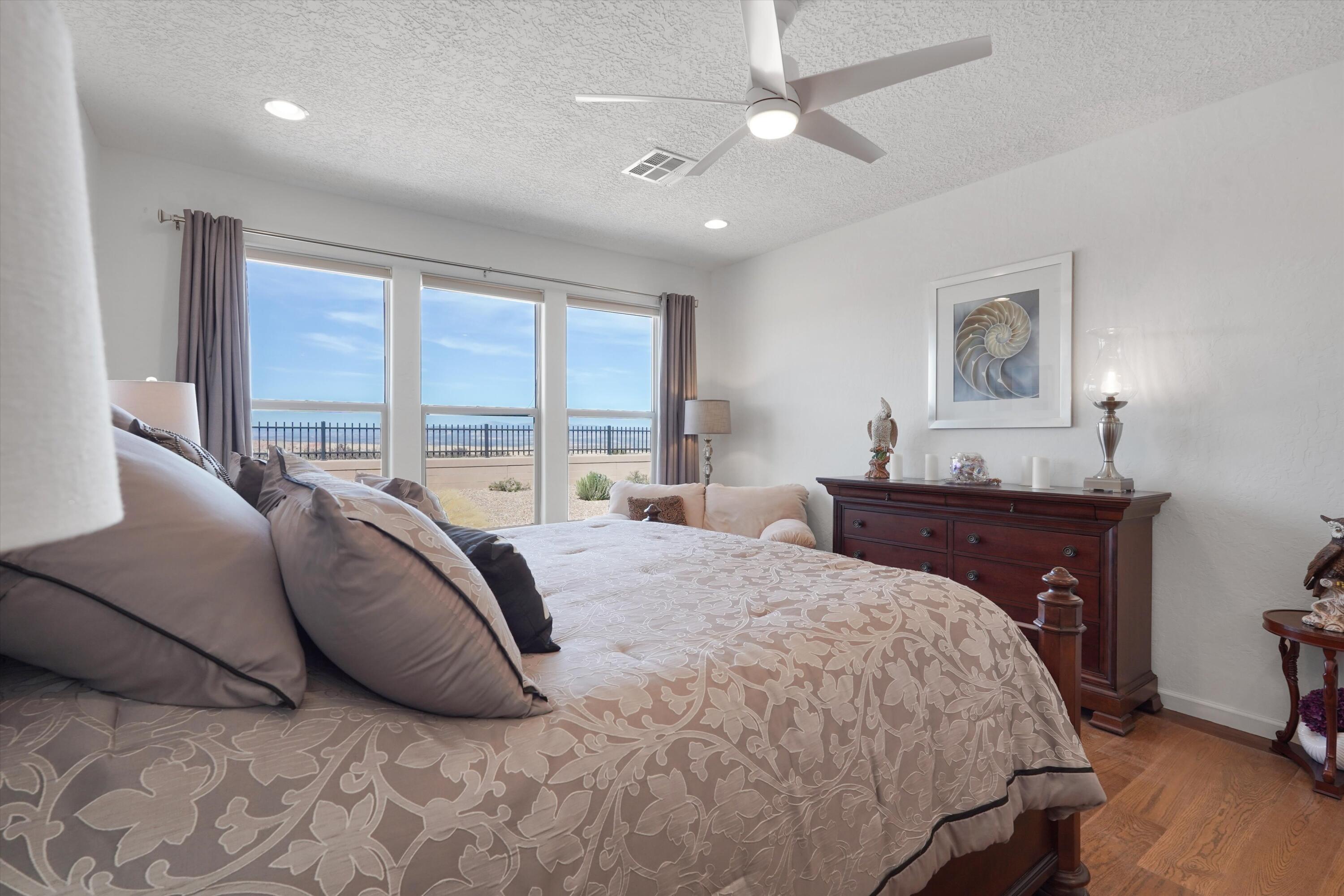 2831 Kings Canyon Loop NE