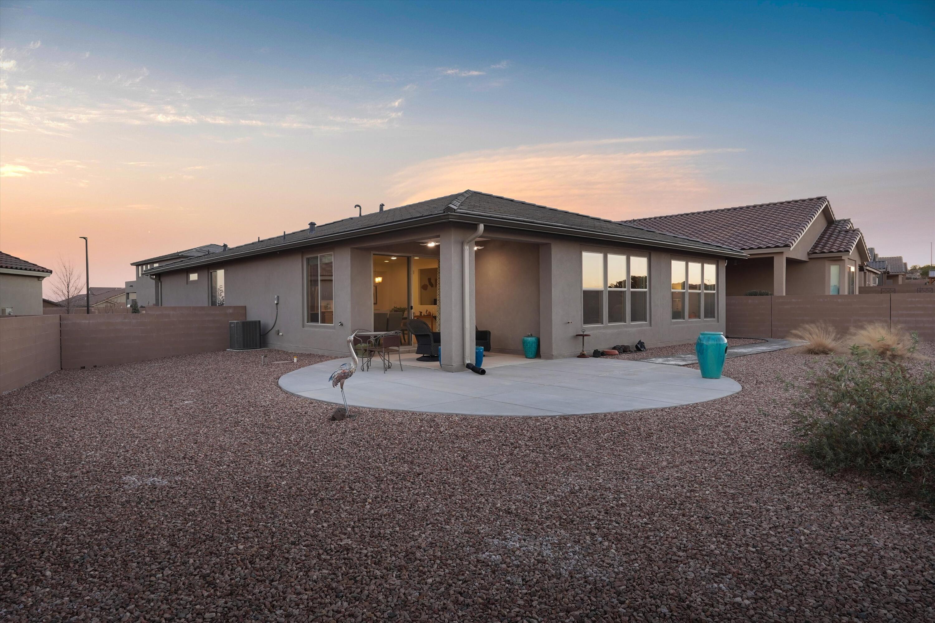 2831 Kings Canyon Loop NE