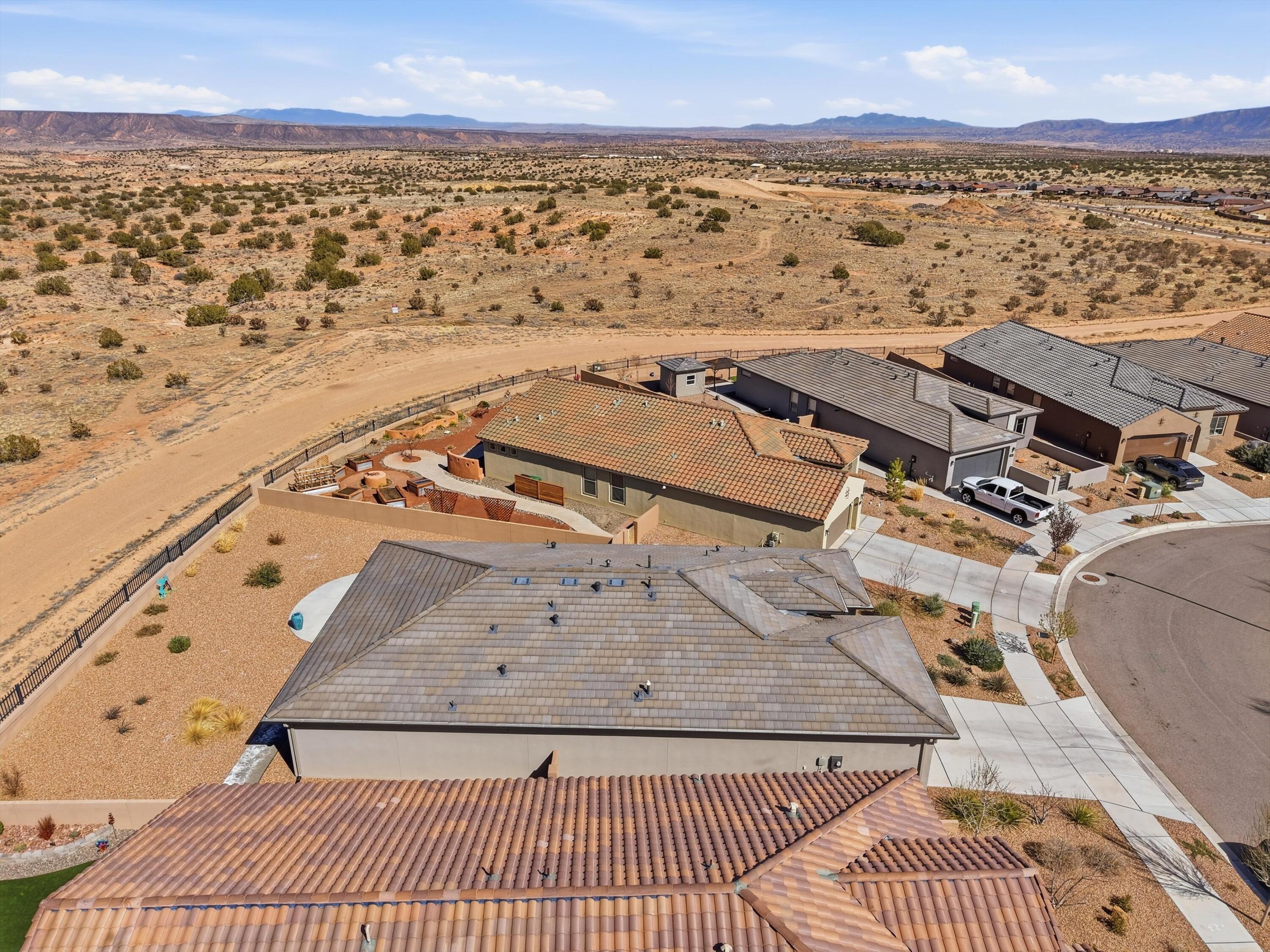 2831 Kings Canyon Loop NE