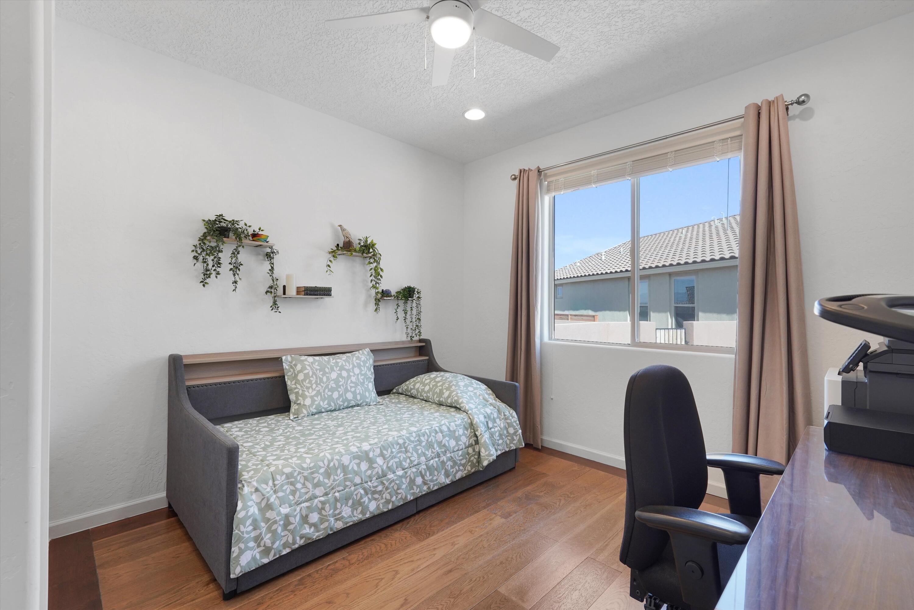 2831 Kings Canyon Loop NE