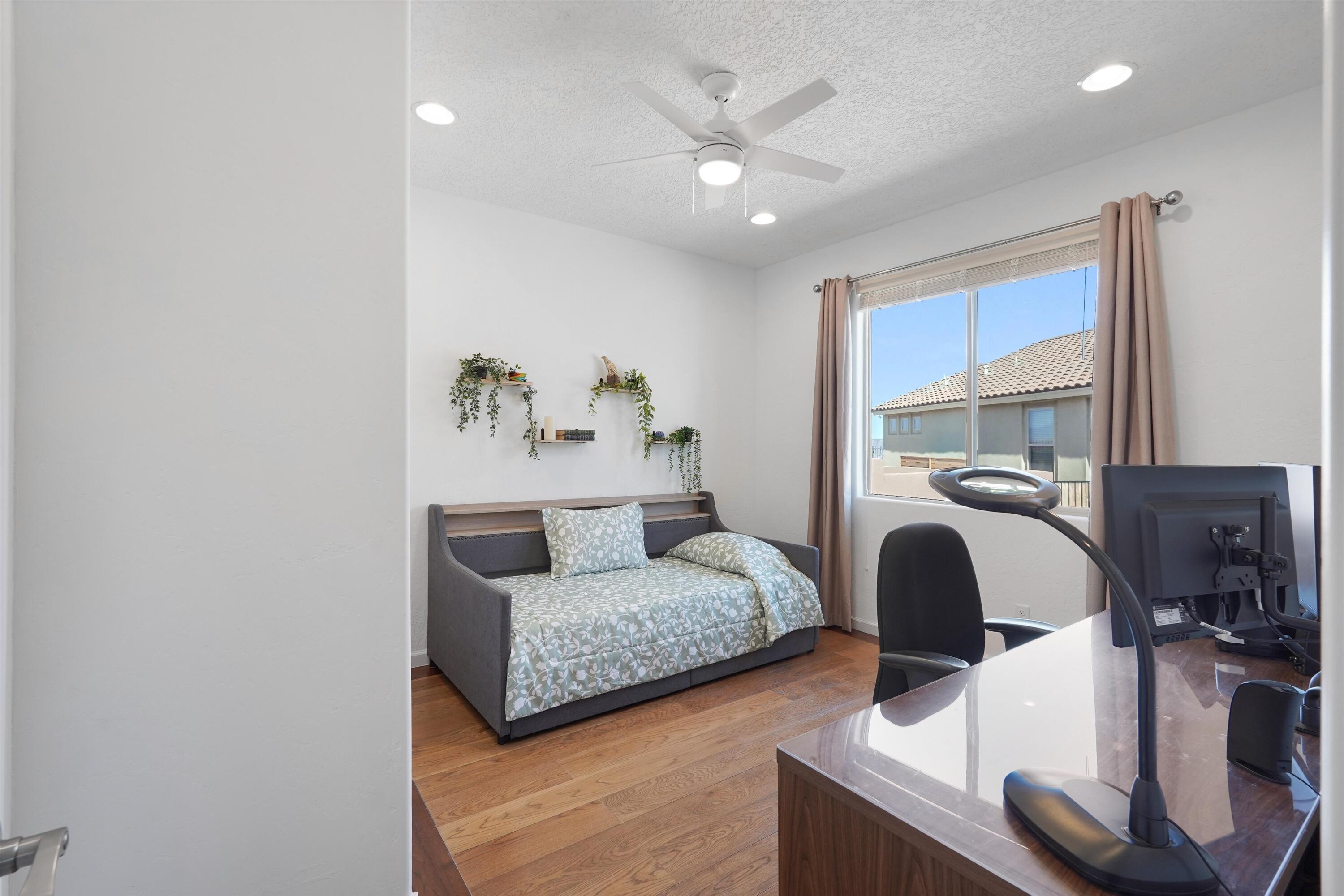 2831 Kings Canyon Loop NE