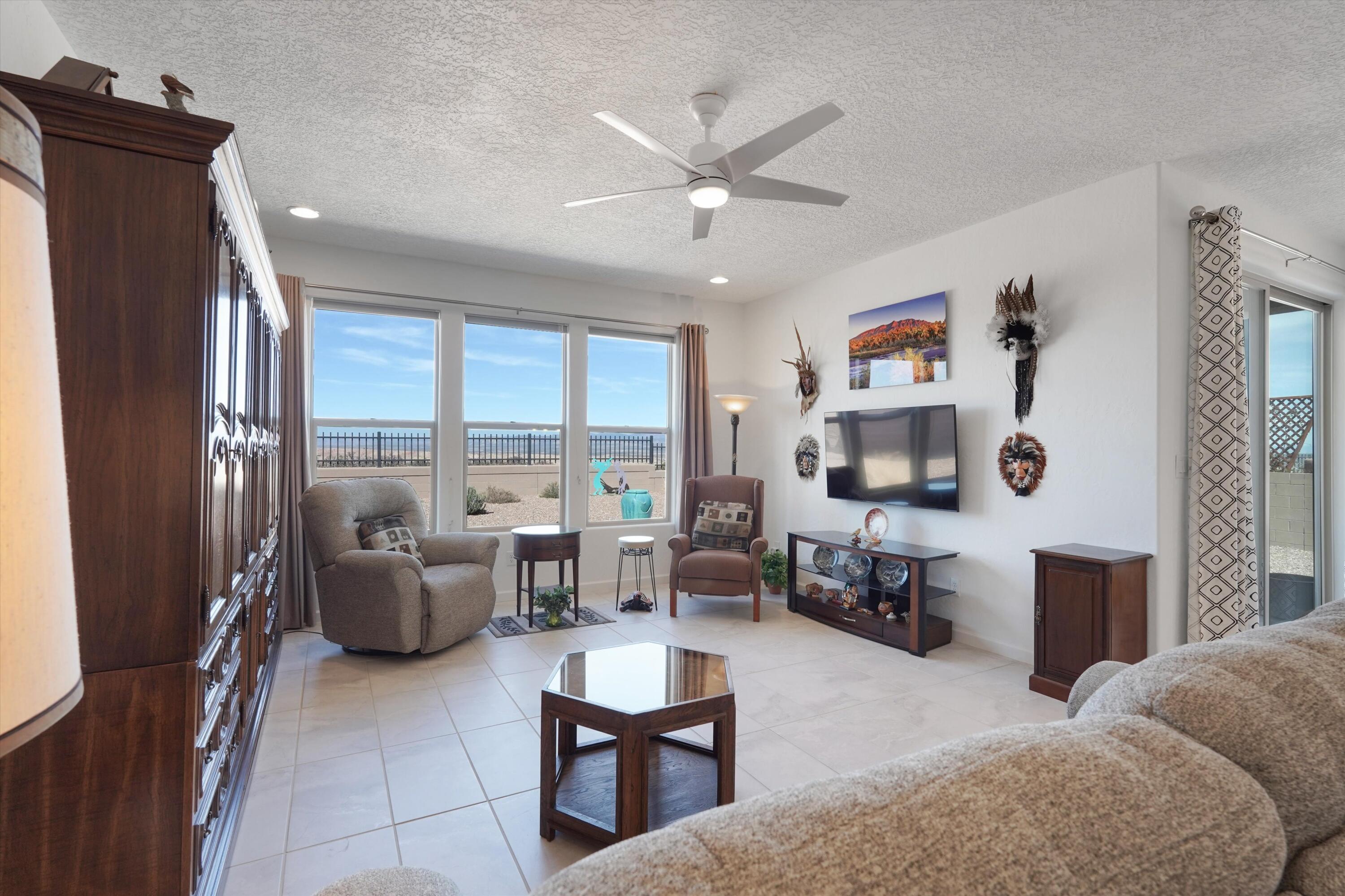 2831 Kings Canyon Loop NE