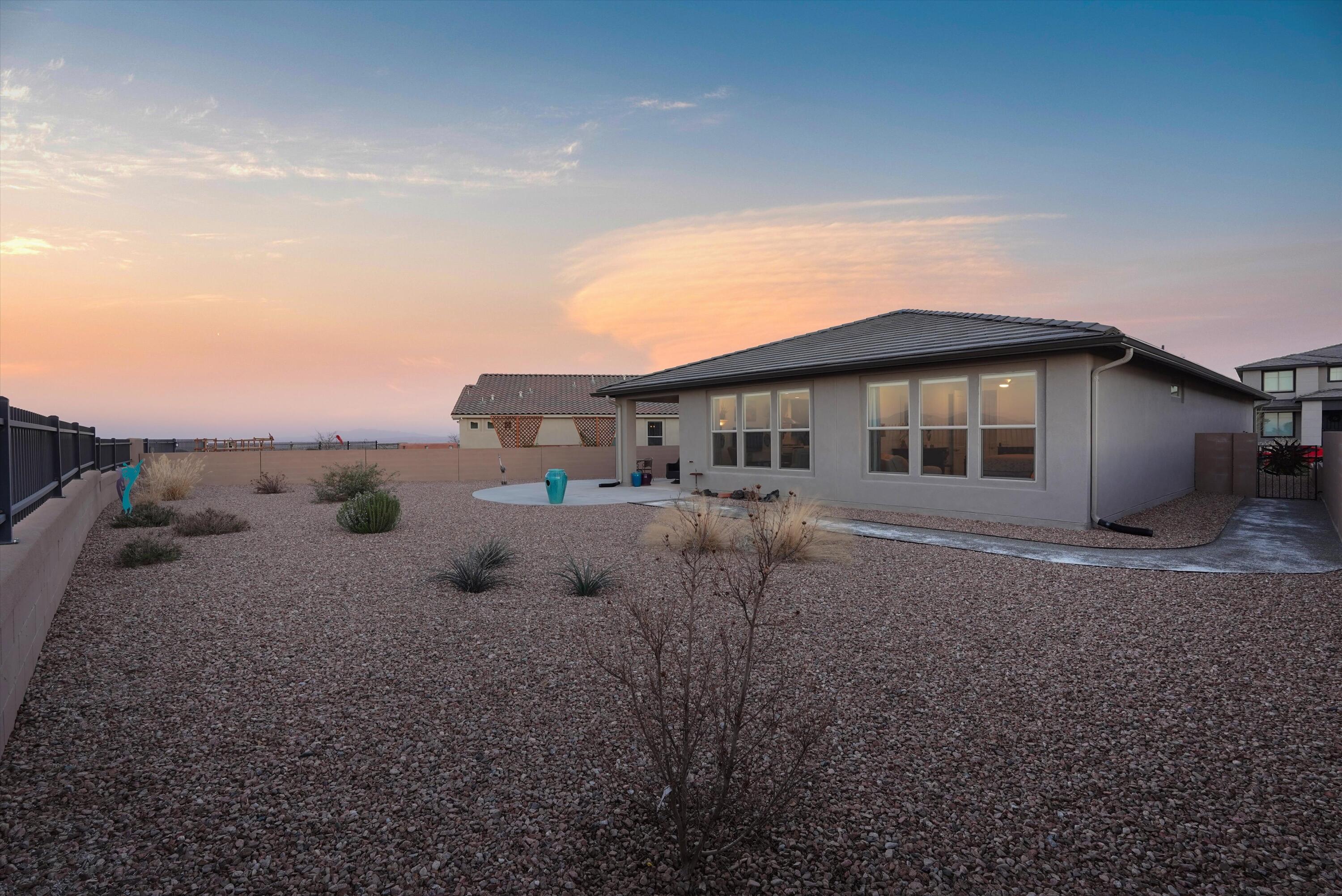2831 Kings Canyon Loop NE
