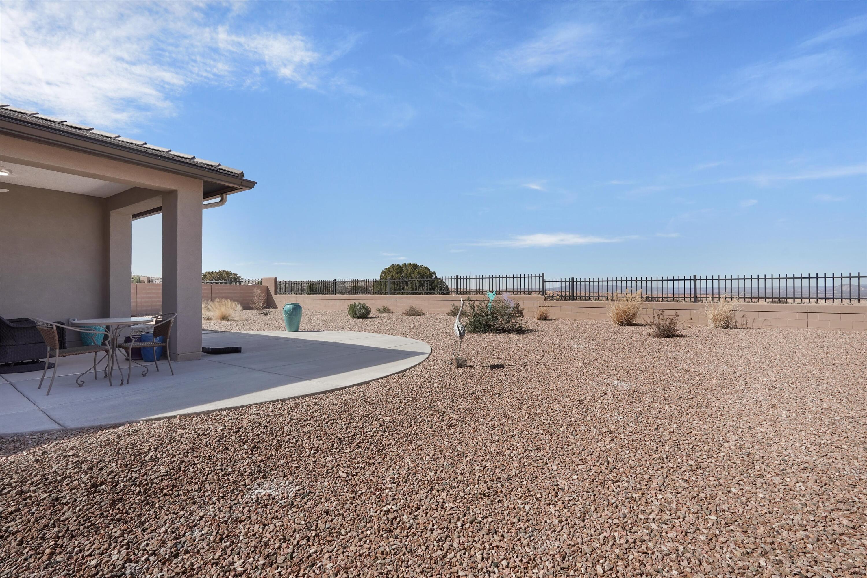 2831 Kings Canyon Loop NE