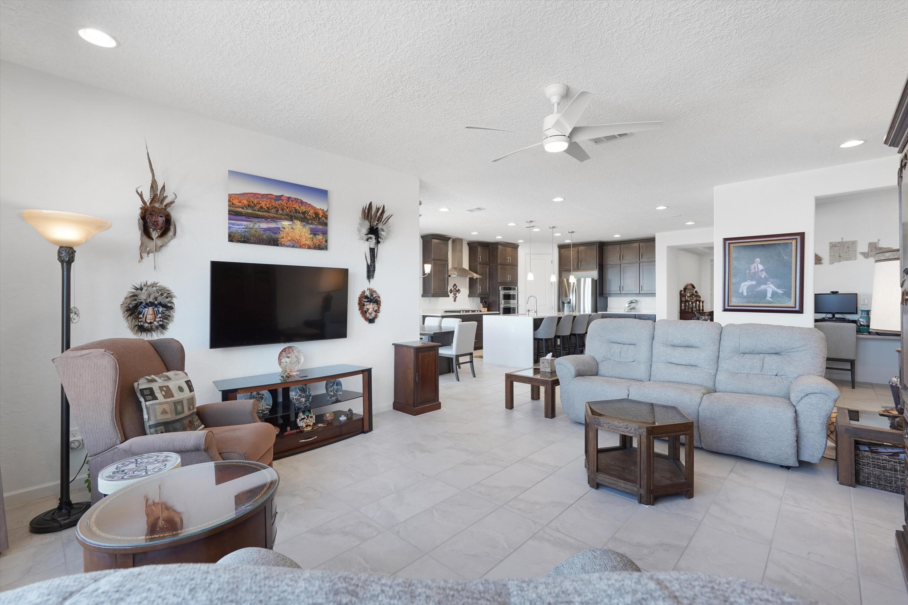 2831 Kings Canyon Loop NE