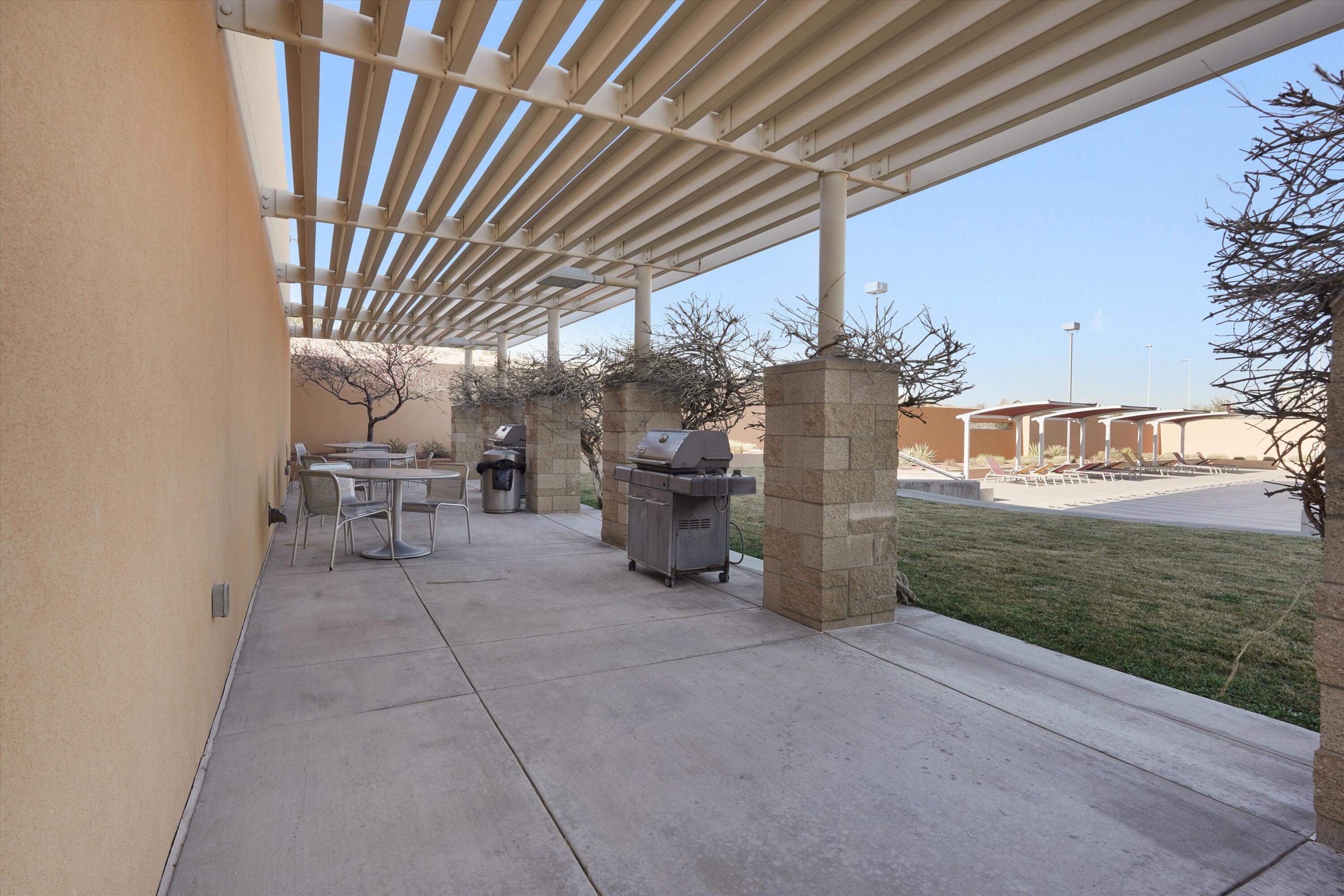 2831 Kings Canyon Loop NE