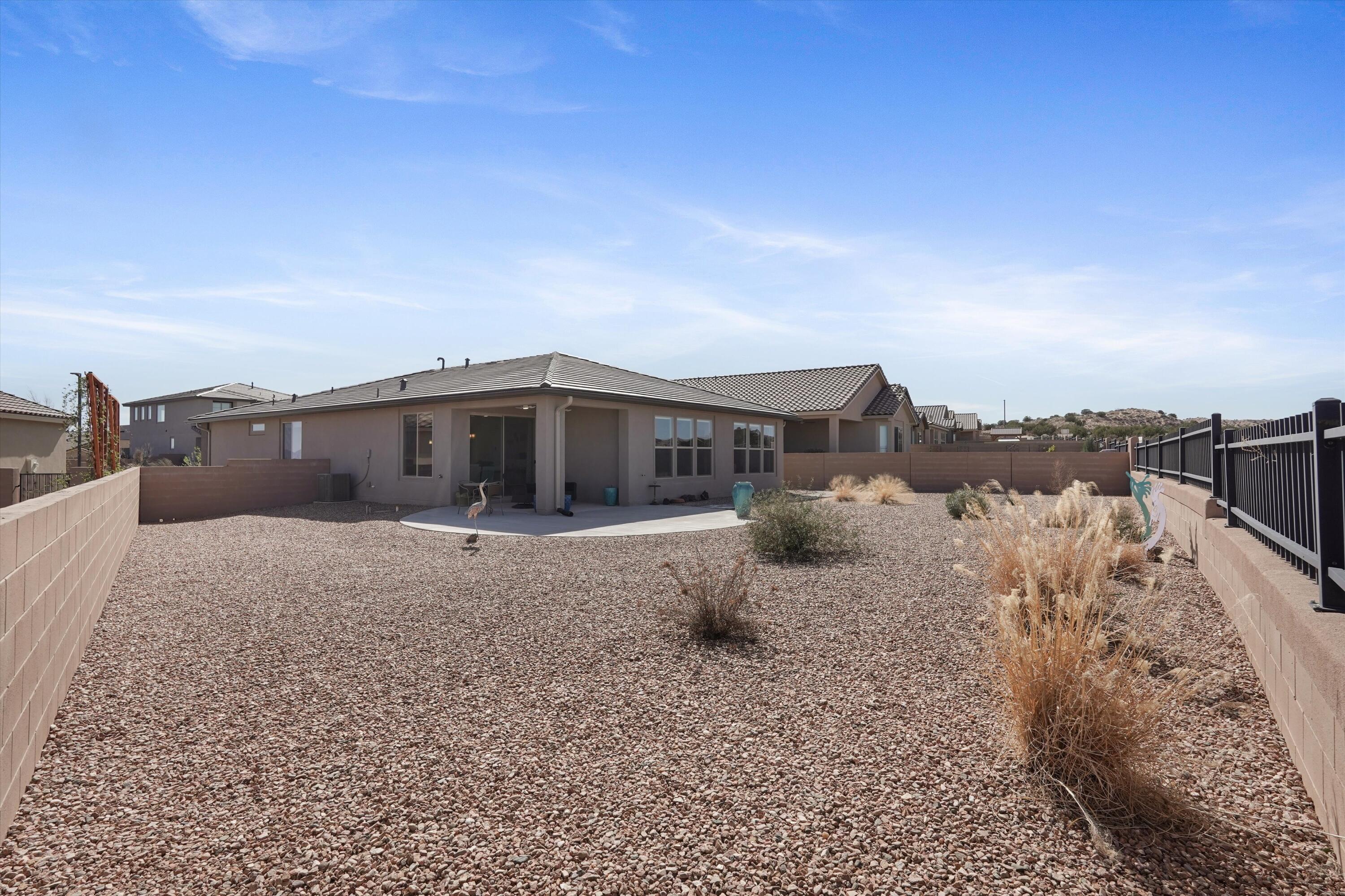 2831 Kings Canyon Loop NE