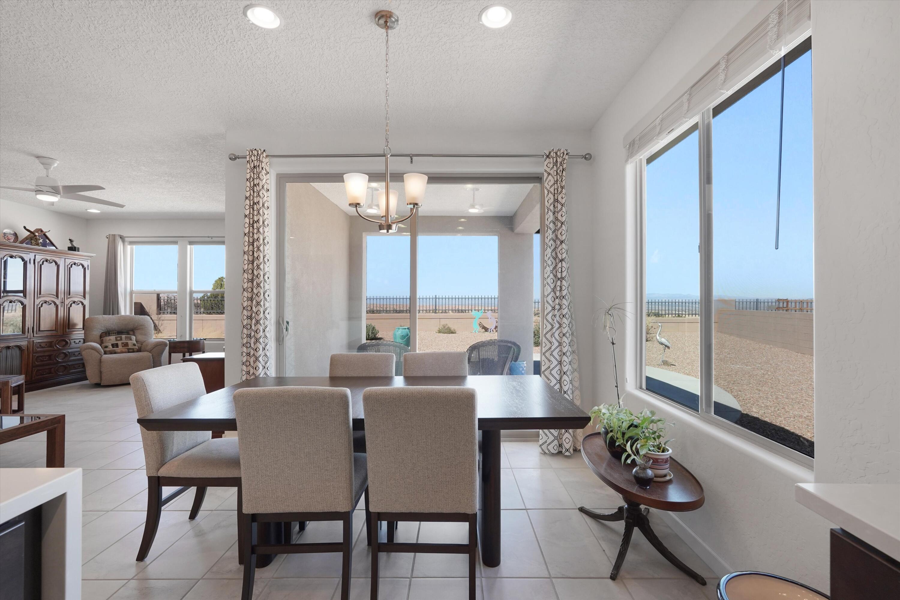 2831 Kings Canyon Loop NE