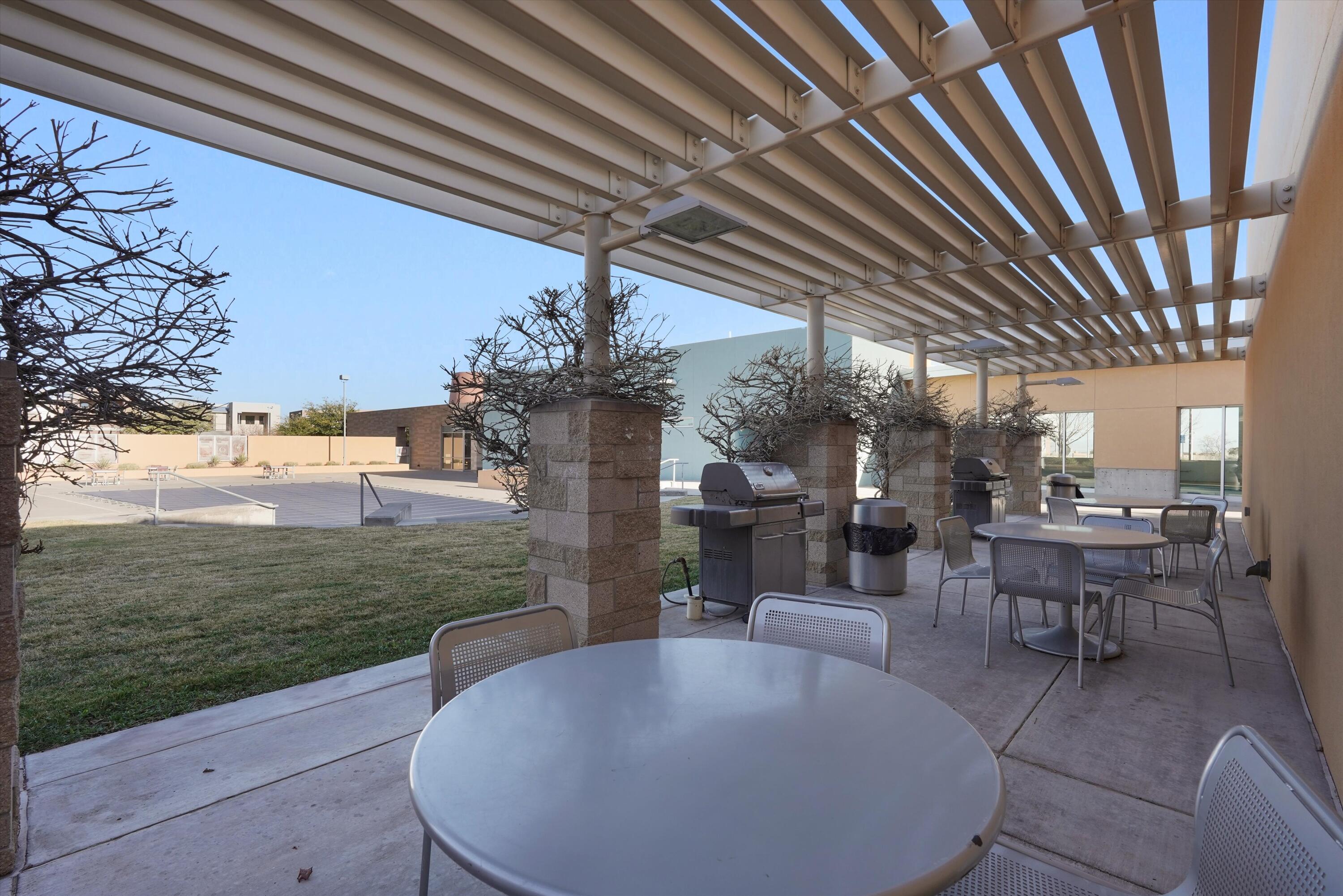 2831 Kings Canyon Loop NE