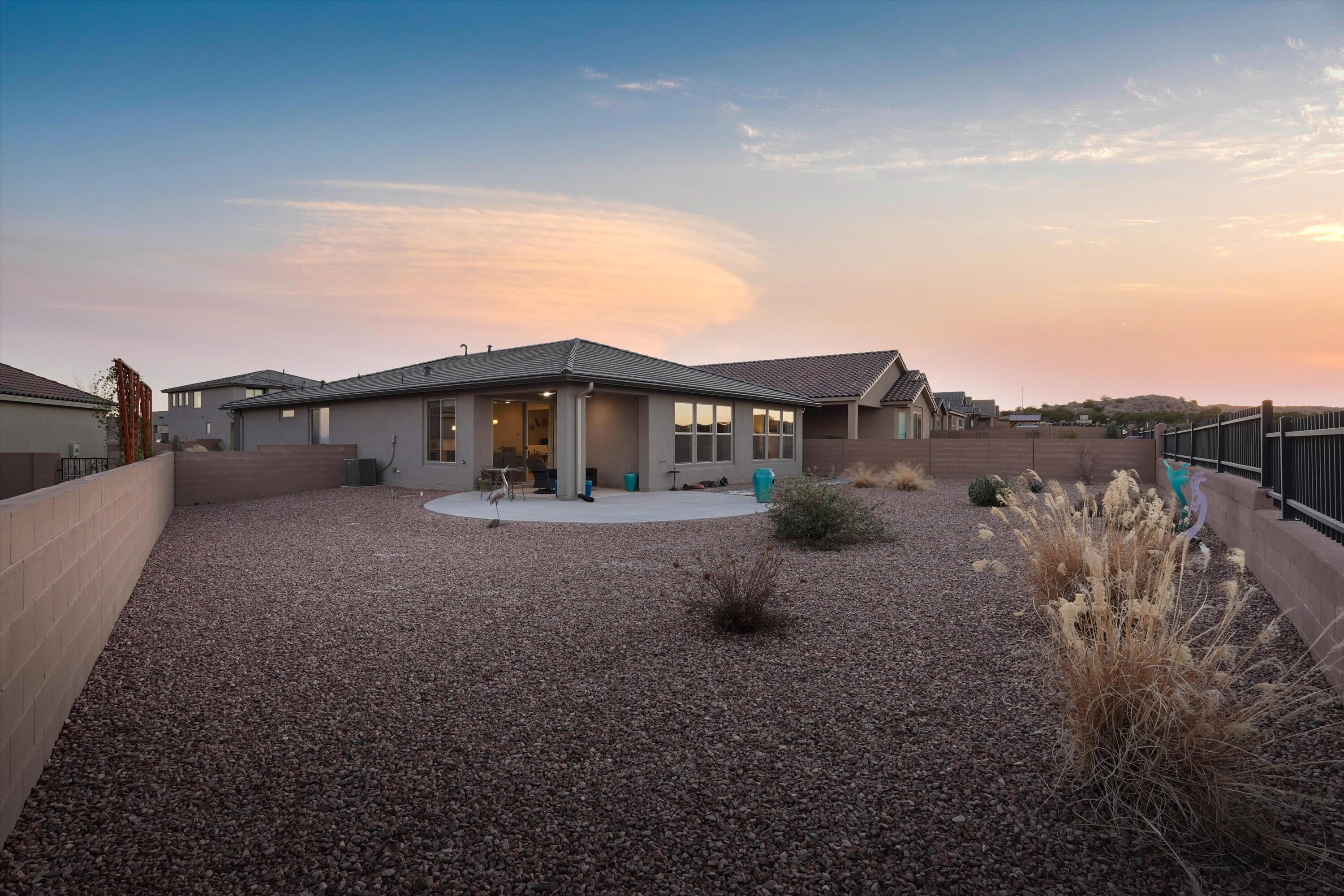 2831 Kings Canyon Loop NE