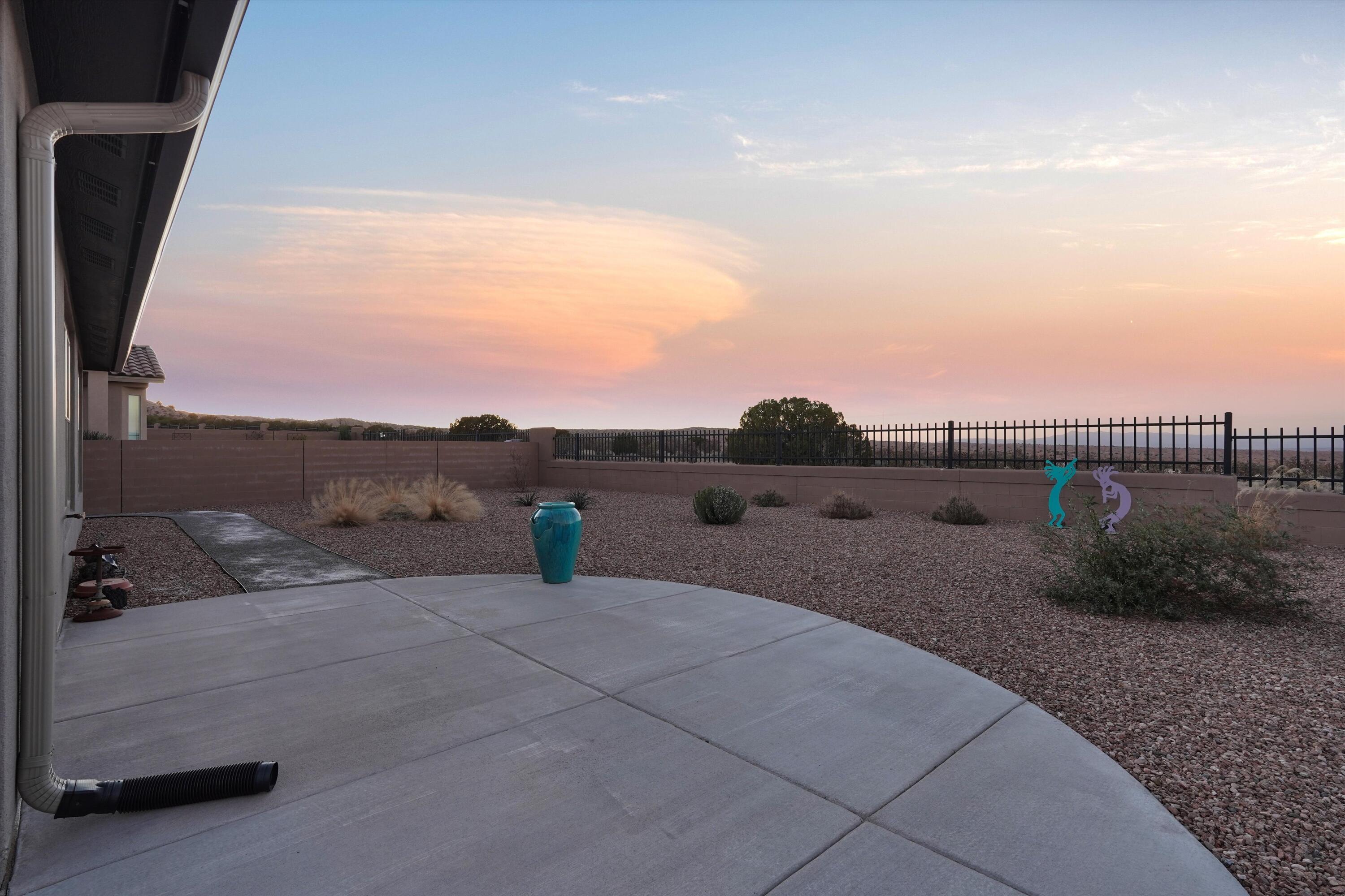 2831 Kings Canyon Loop NE