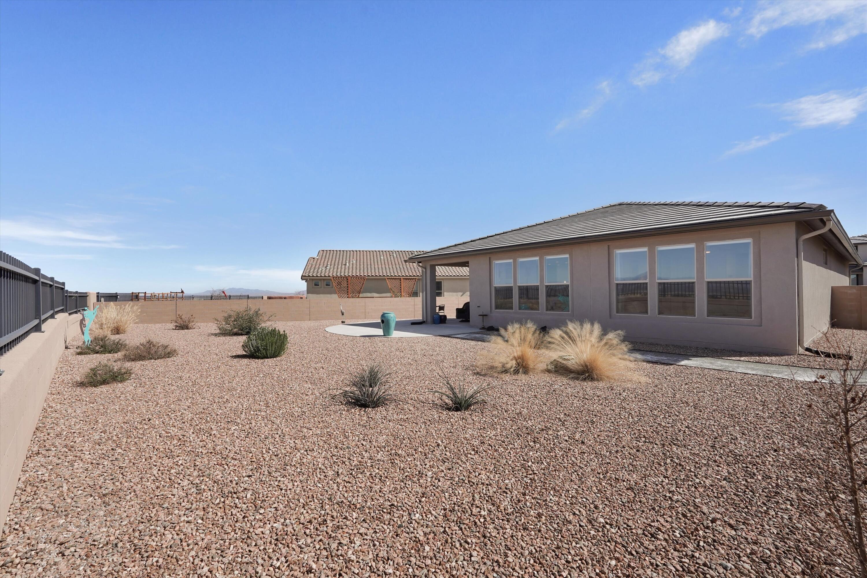 2831 Kings Canyon Loop NE