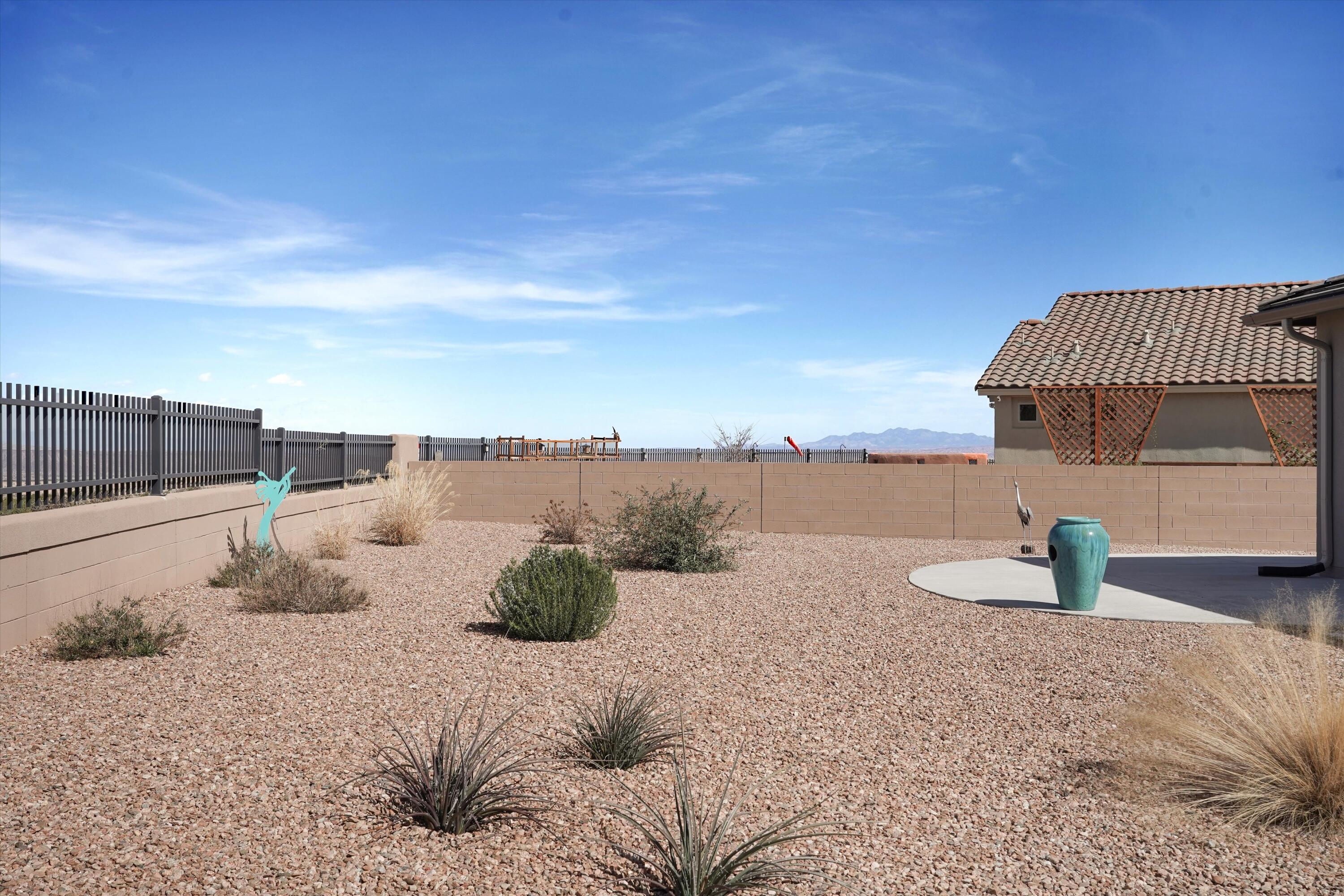 2831 Kings Canyon Loop NE