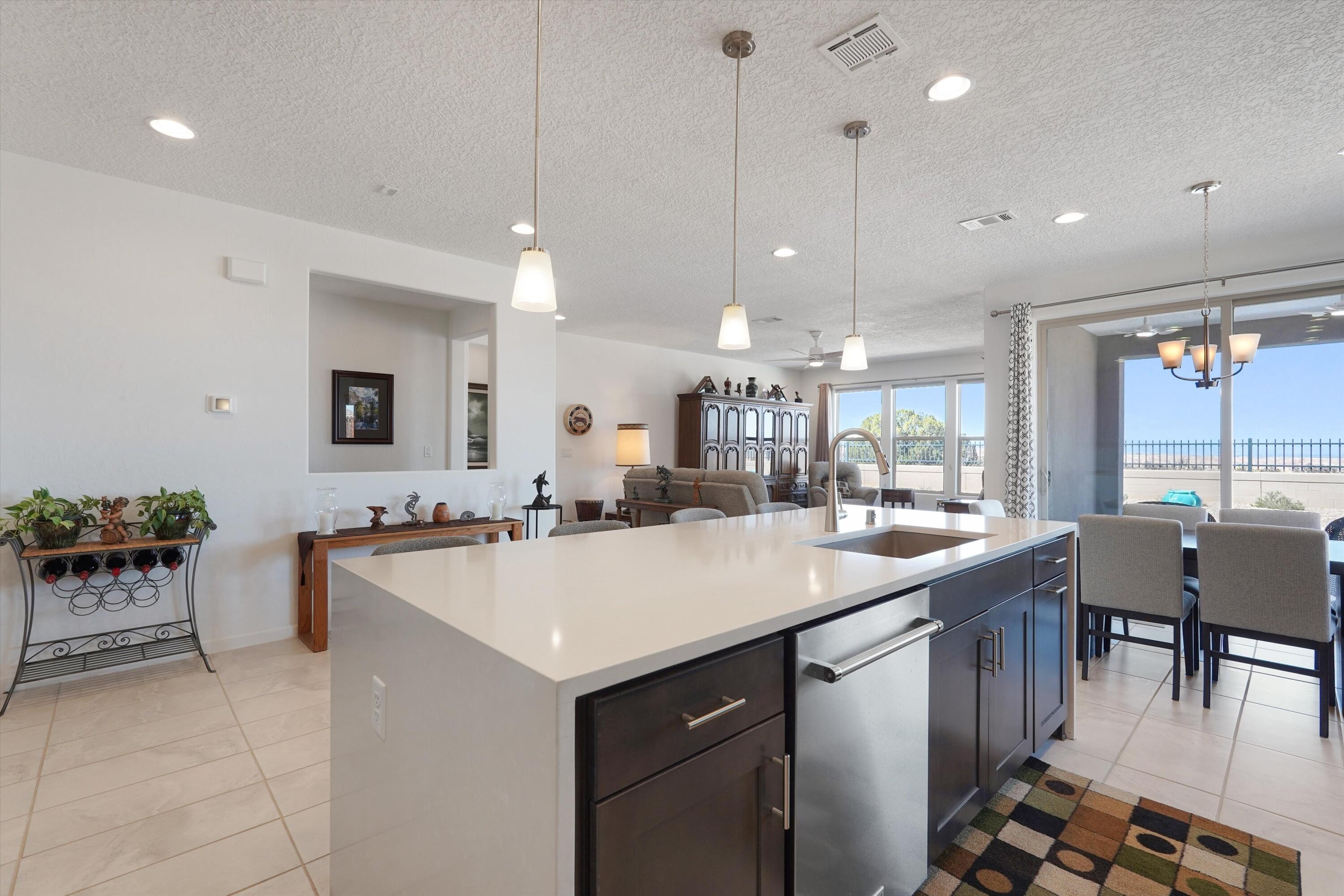 2831 Kings Canyon Loop NE
