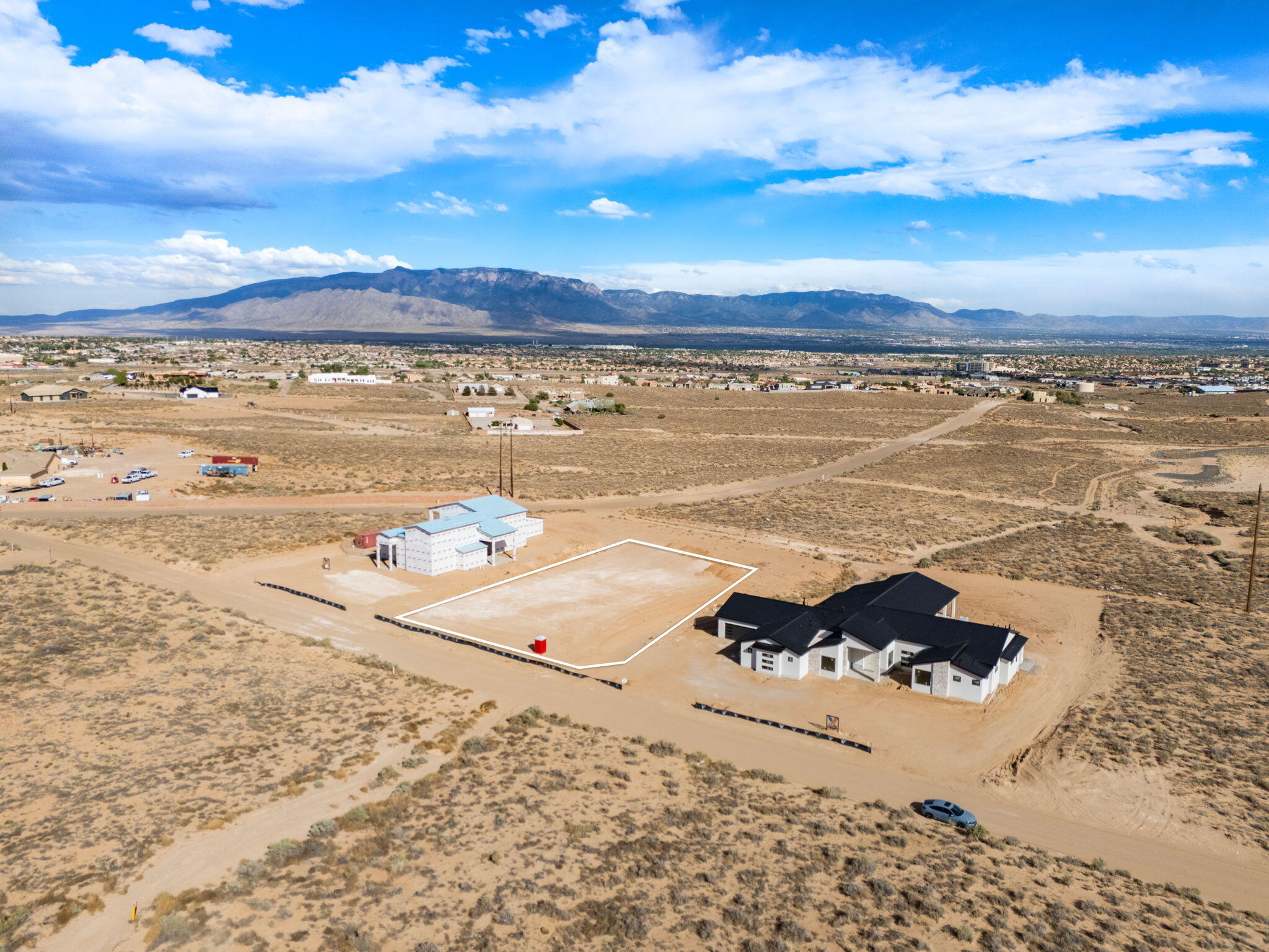 932 Villa Road SE