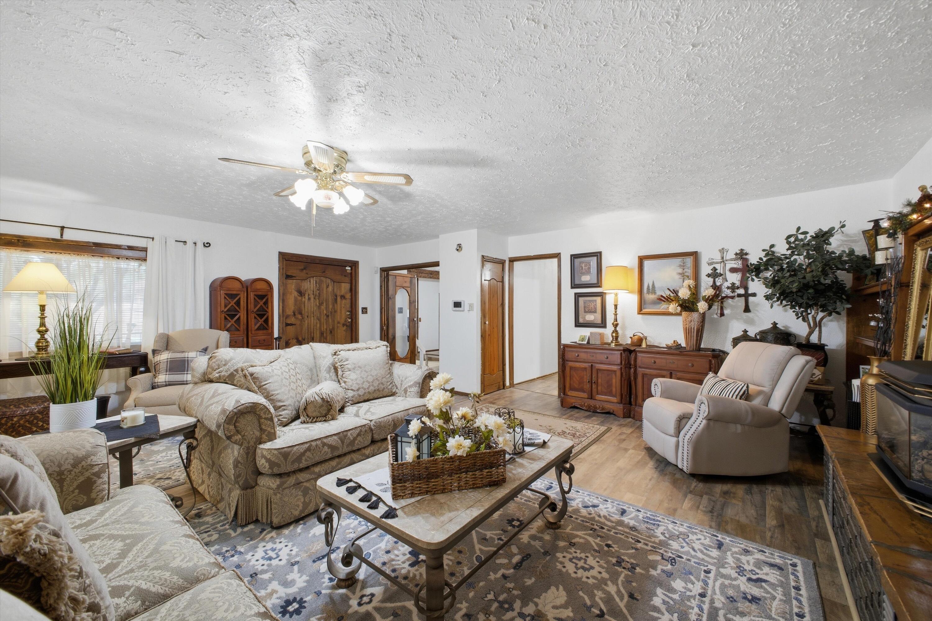 116 N Coronado Avenue