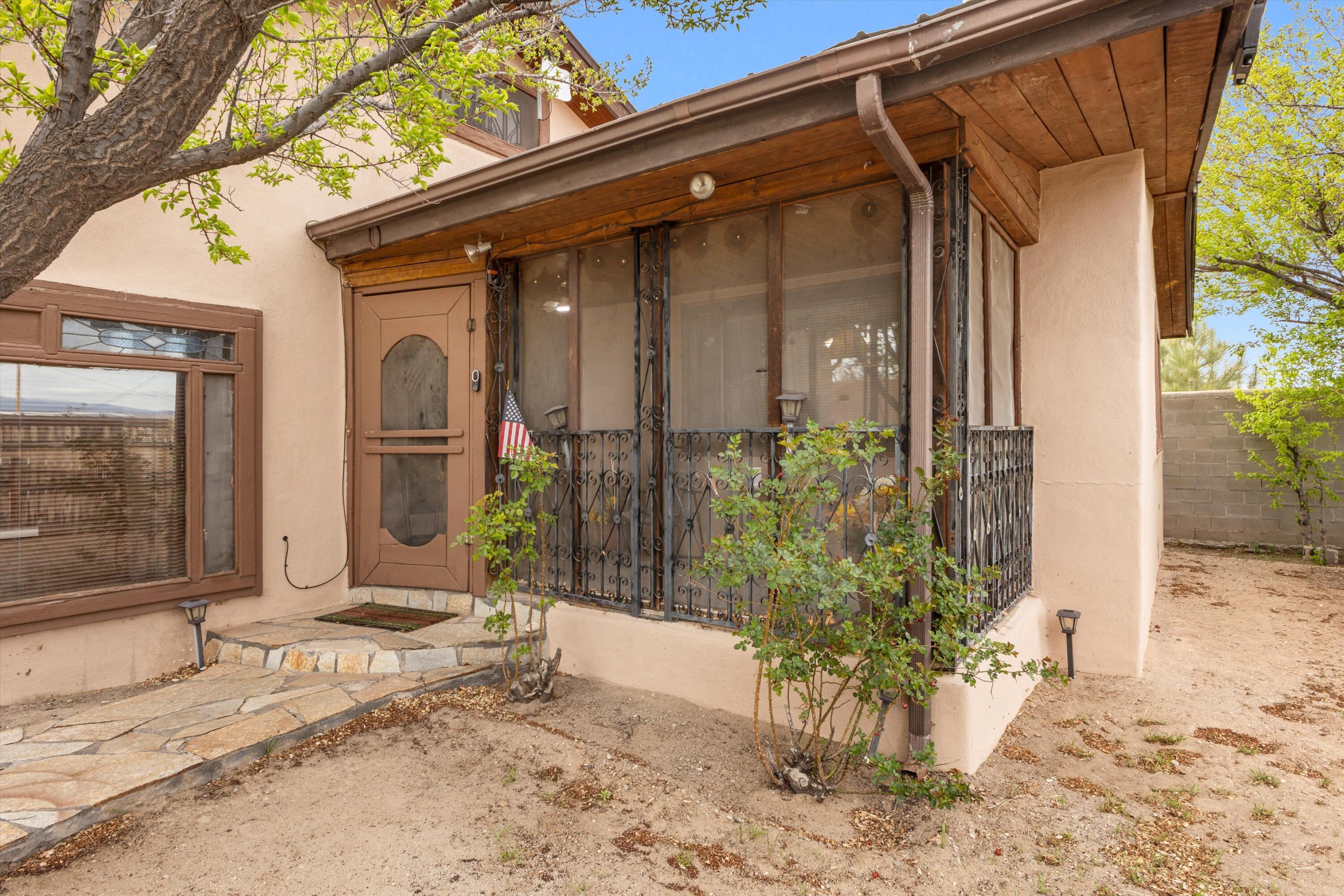 116 N Coronado Avenue
