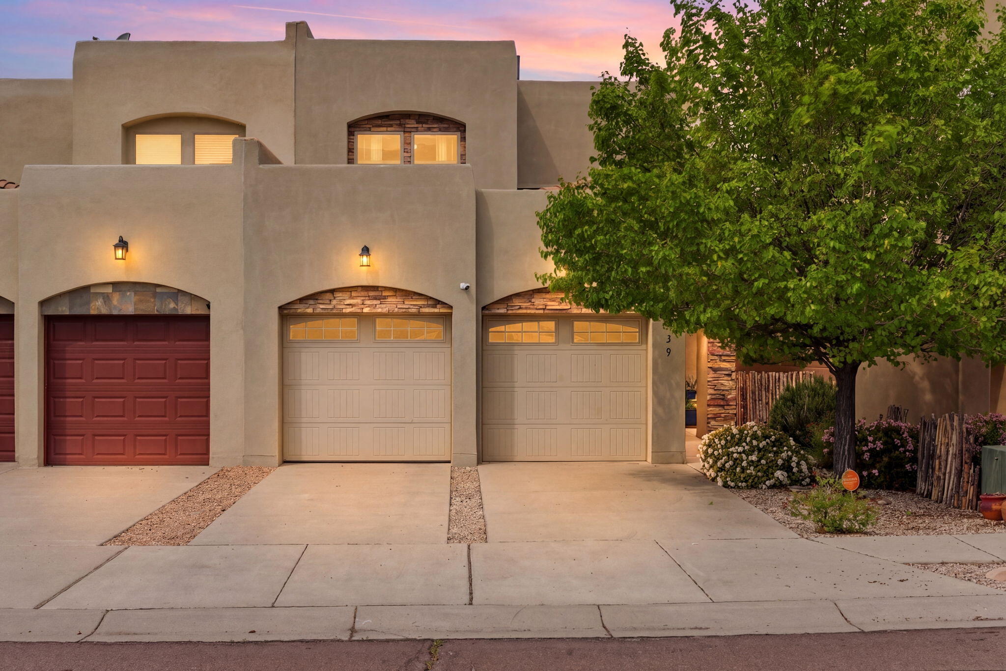 539 Avital Drive NE