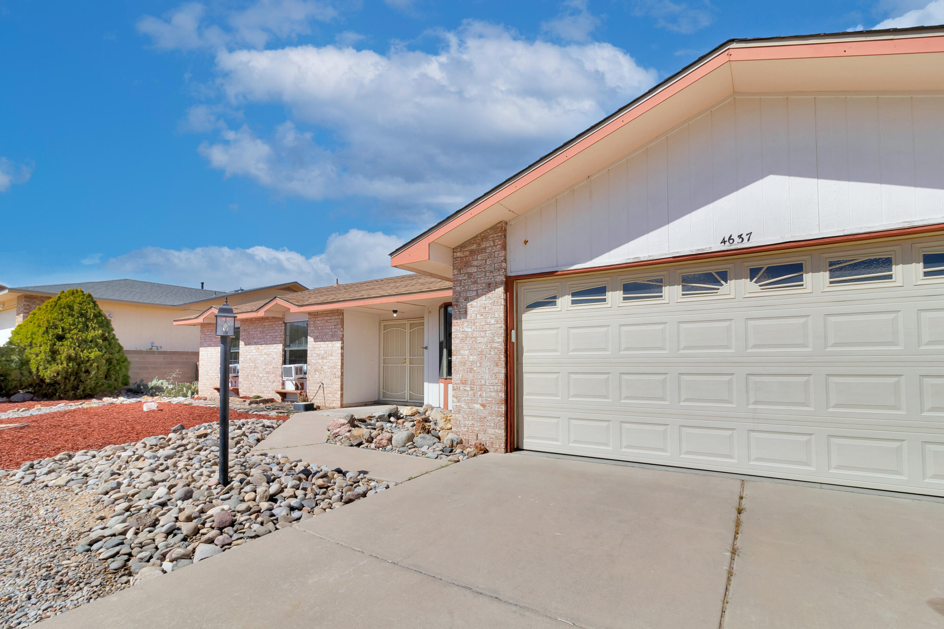 4637 Quartz Drive NE