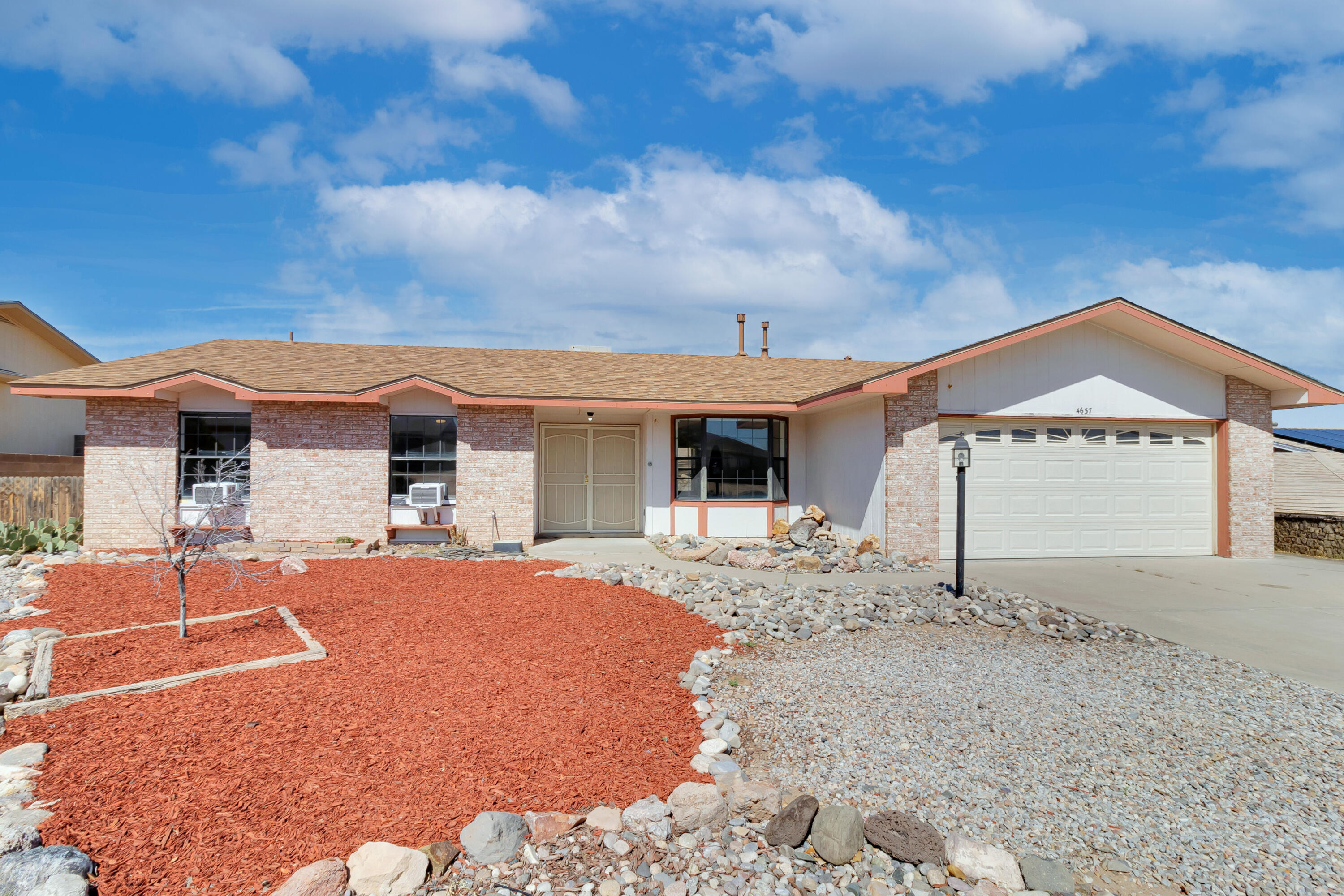 4637 Quartz Drive NE